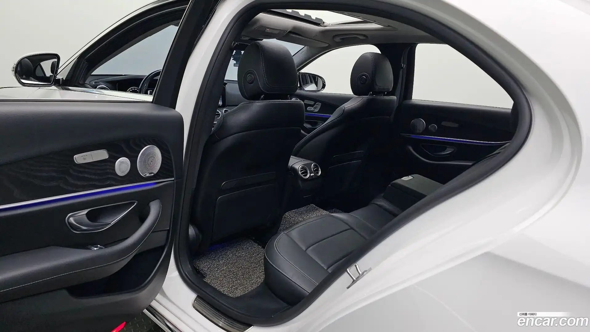 E-Class Mercedes-Benz 2019.7-OPTION-015