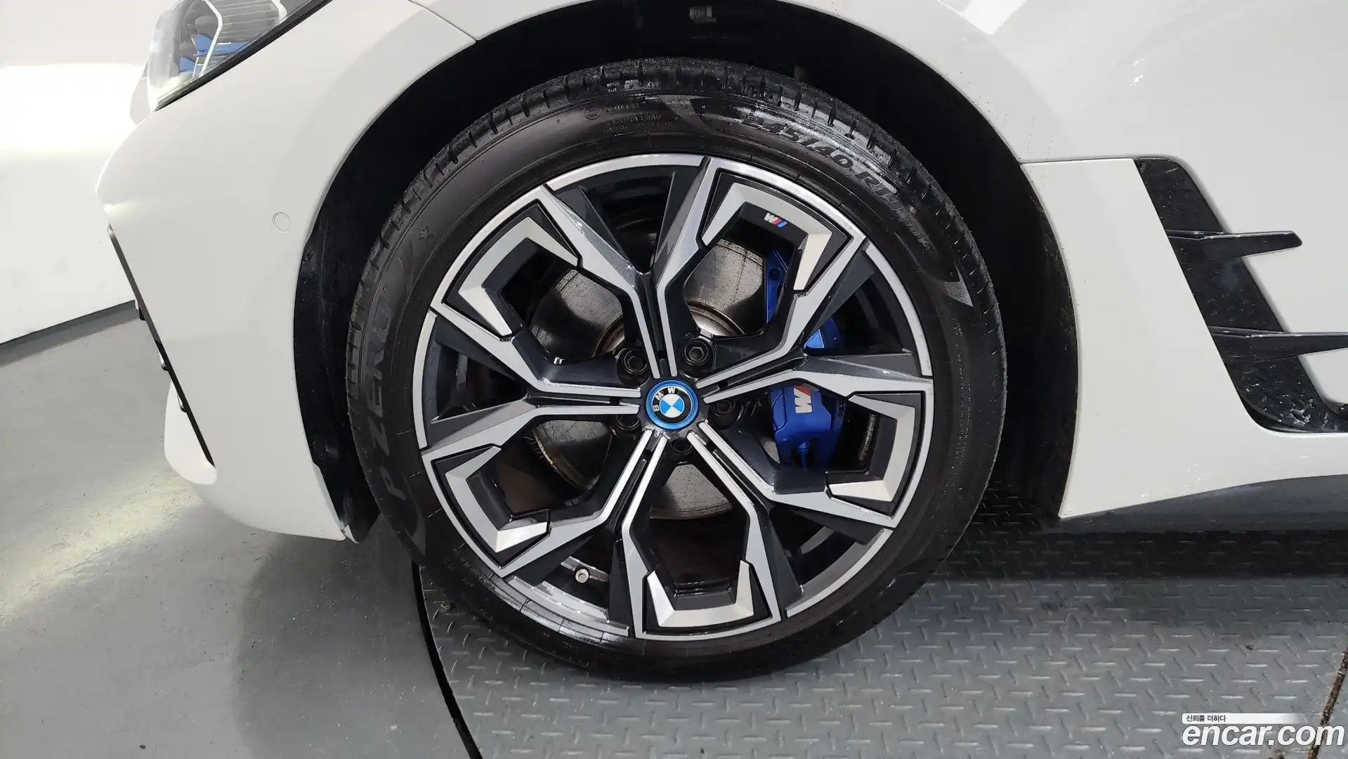 i4 BMW 2023.5-OUTER-005