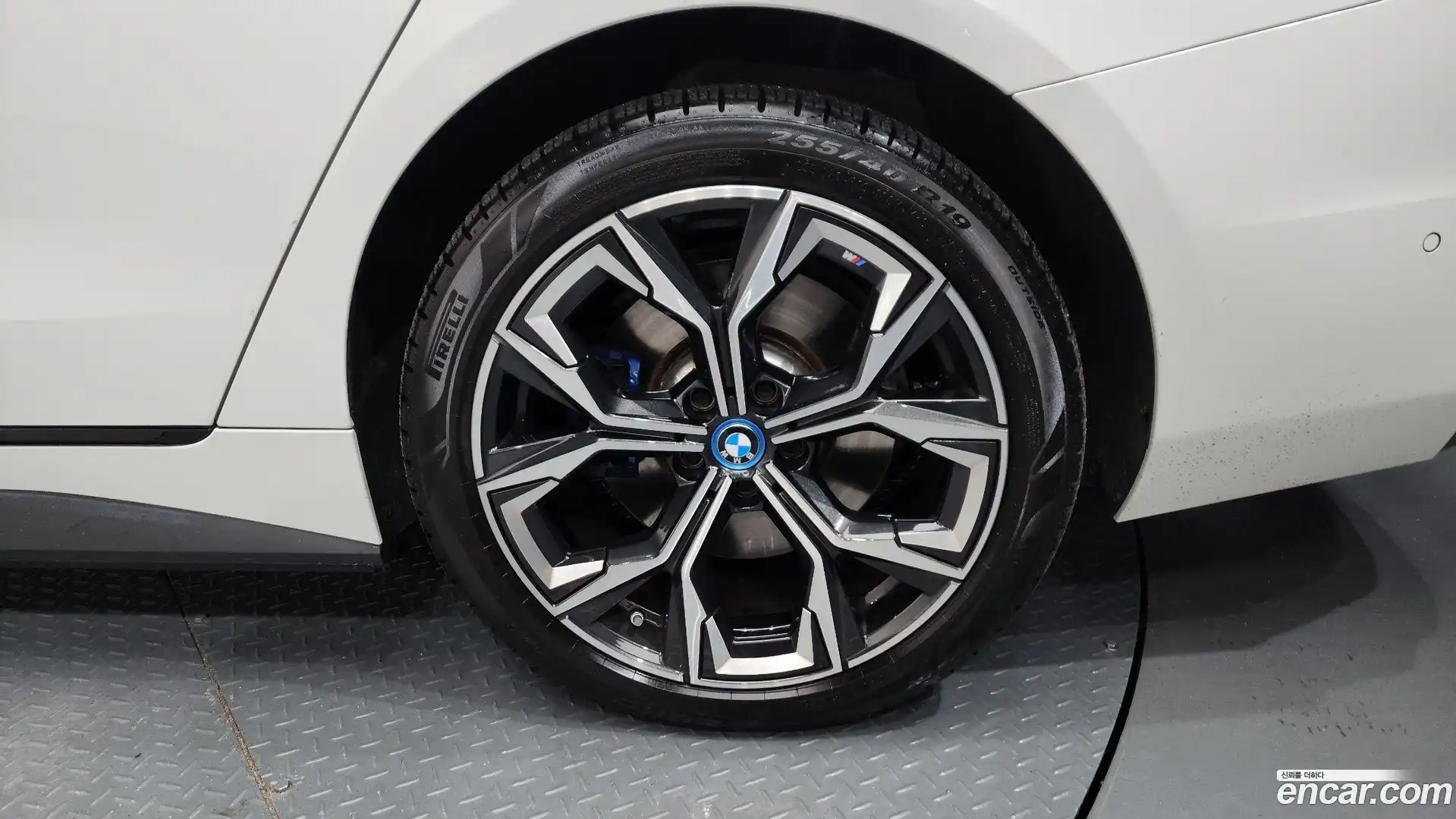 i4 BMW 2023.5-OUTER-031