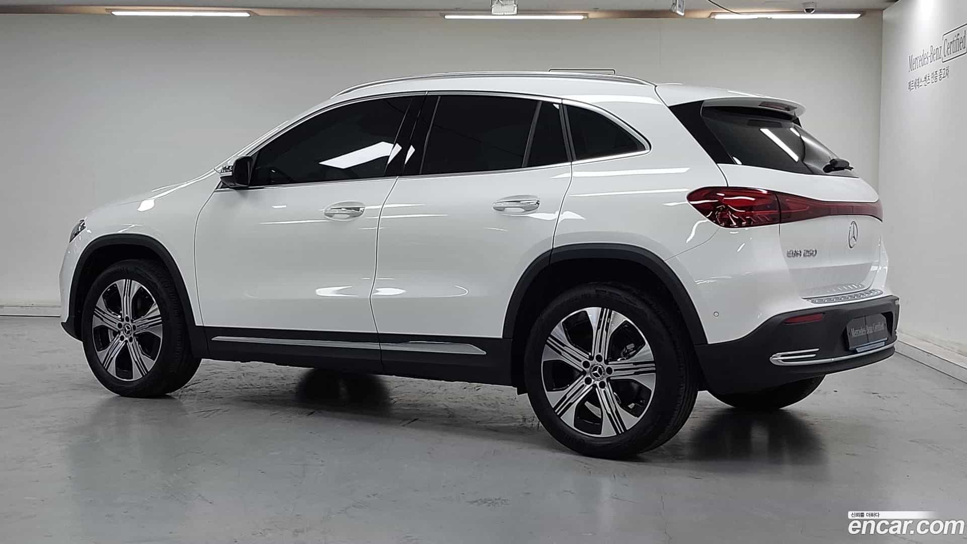 EQA Mercedes-Benz 2025.9-OUTER-002