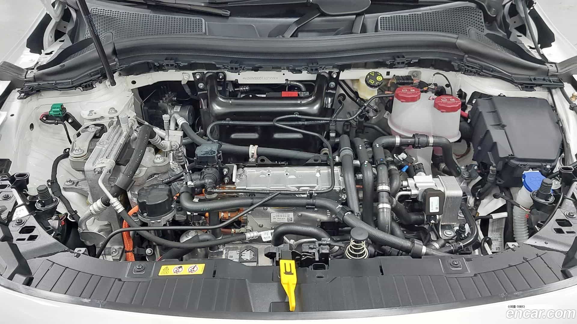 EQA Mercedes-Benz 2025.9-OUTER-006