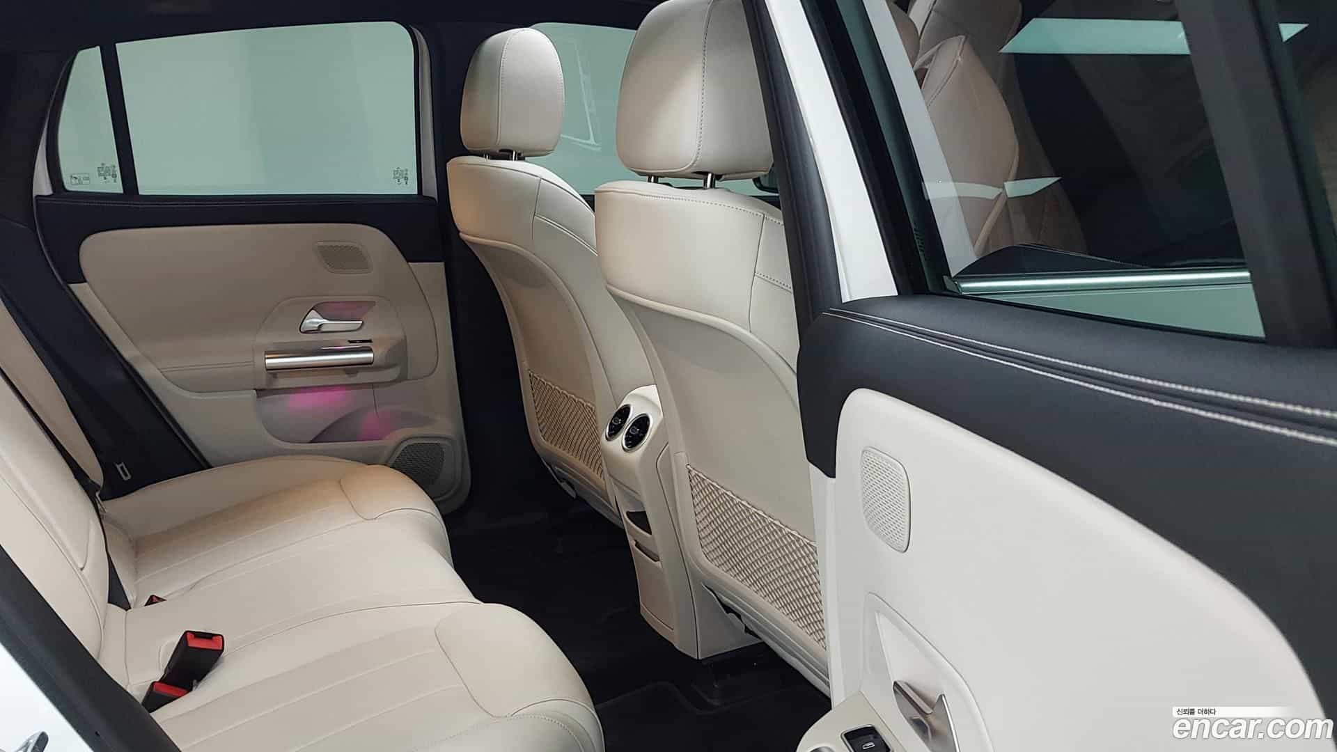 EQA Mercedes-Benz 2025.9-INNER-010