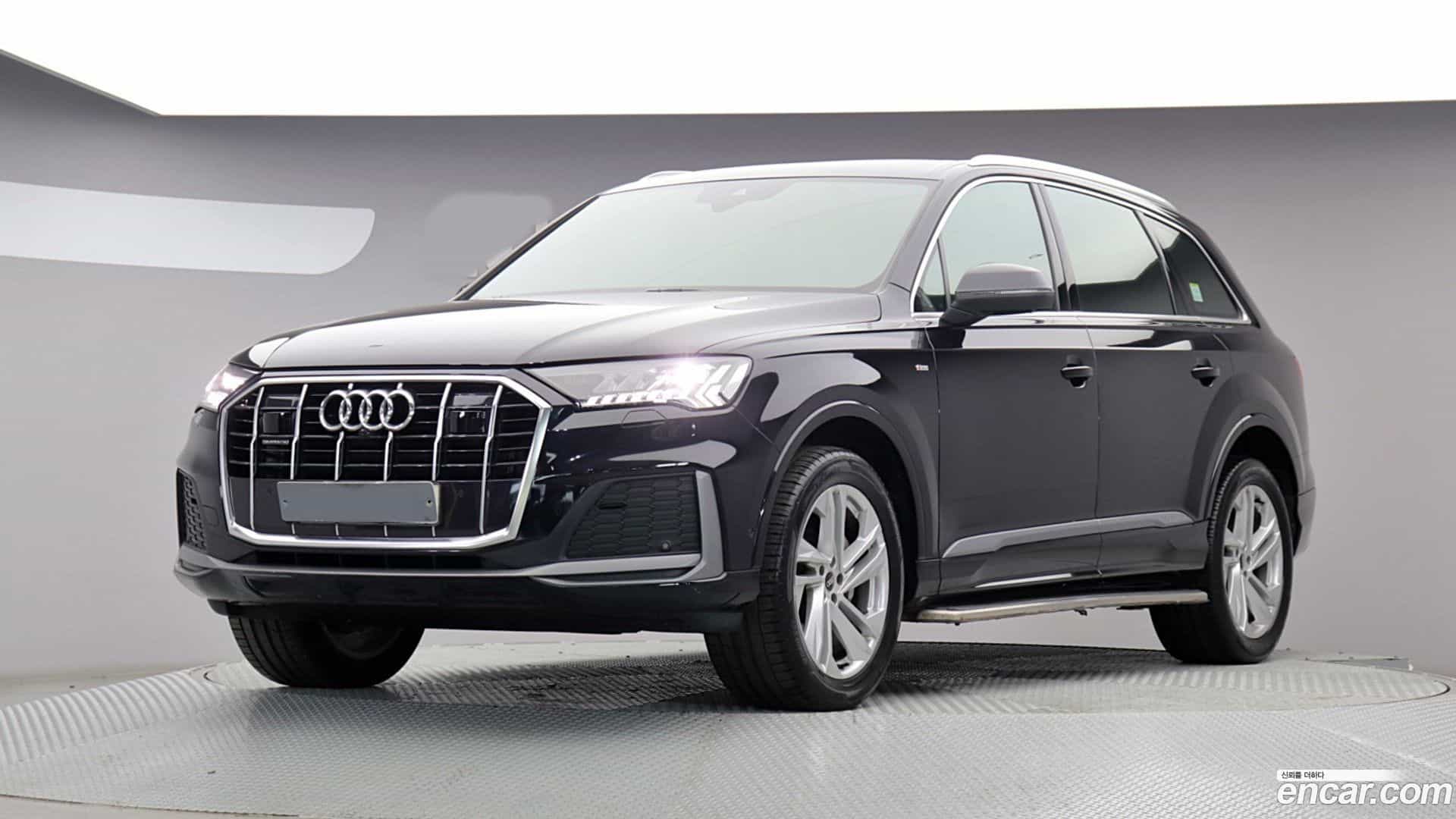 Q7 Audi 2021.10-OUTER-001
