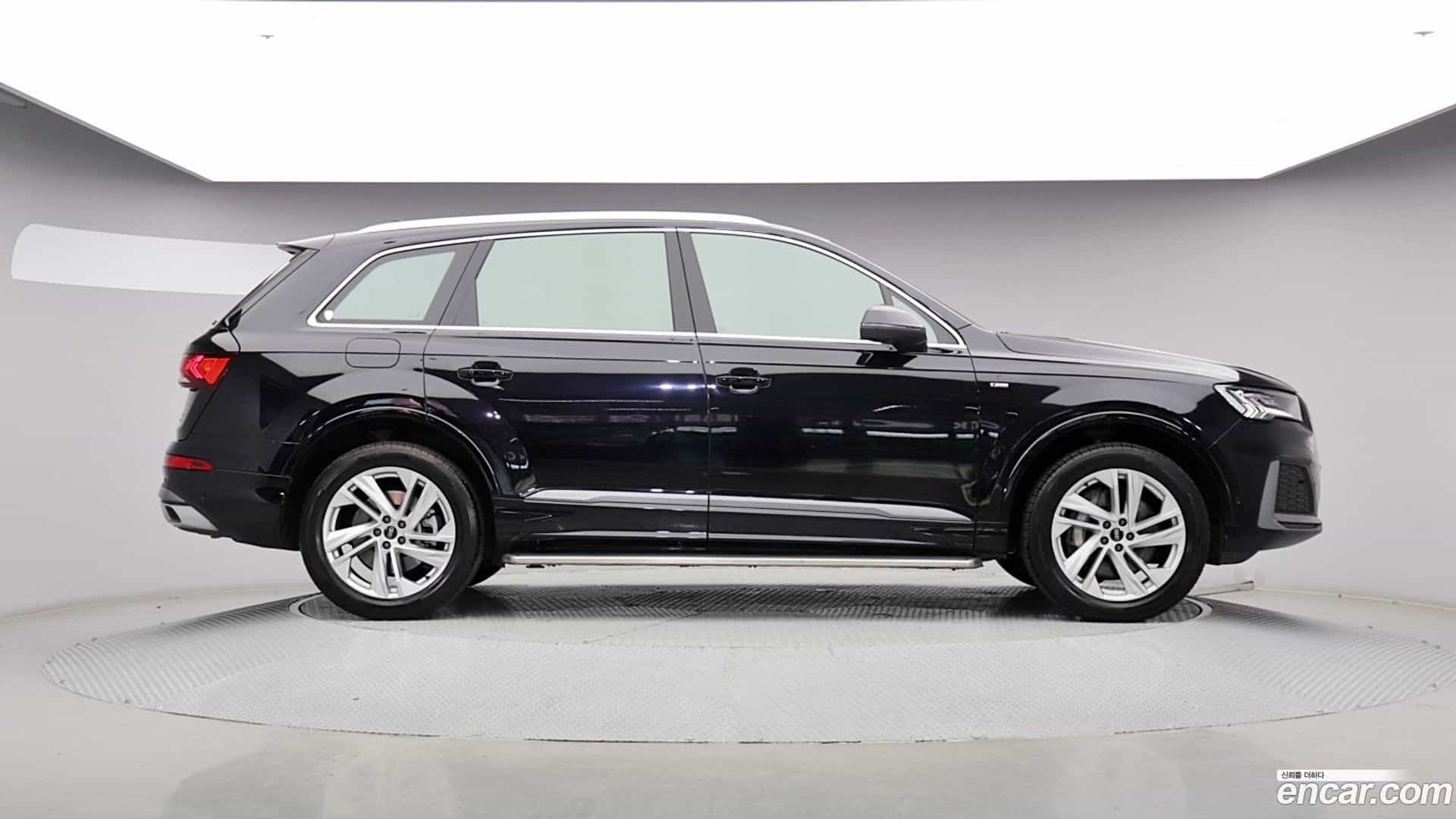 Q7 Audi 2021.10-OUTER-004