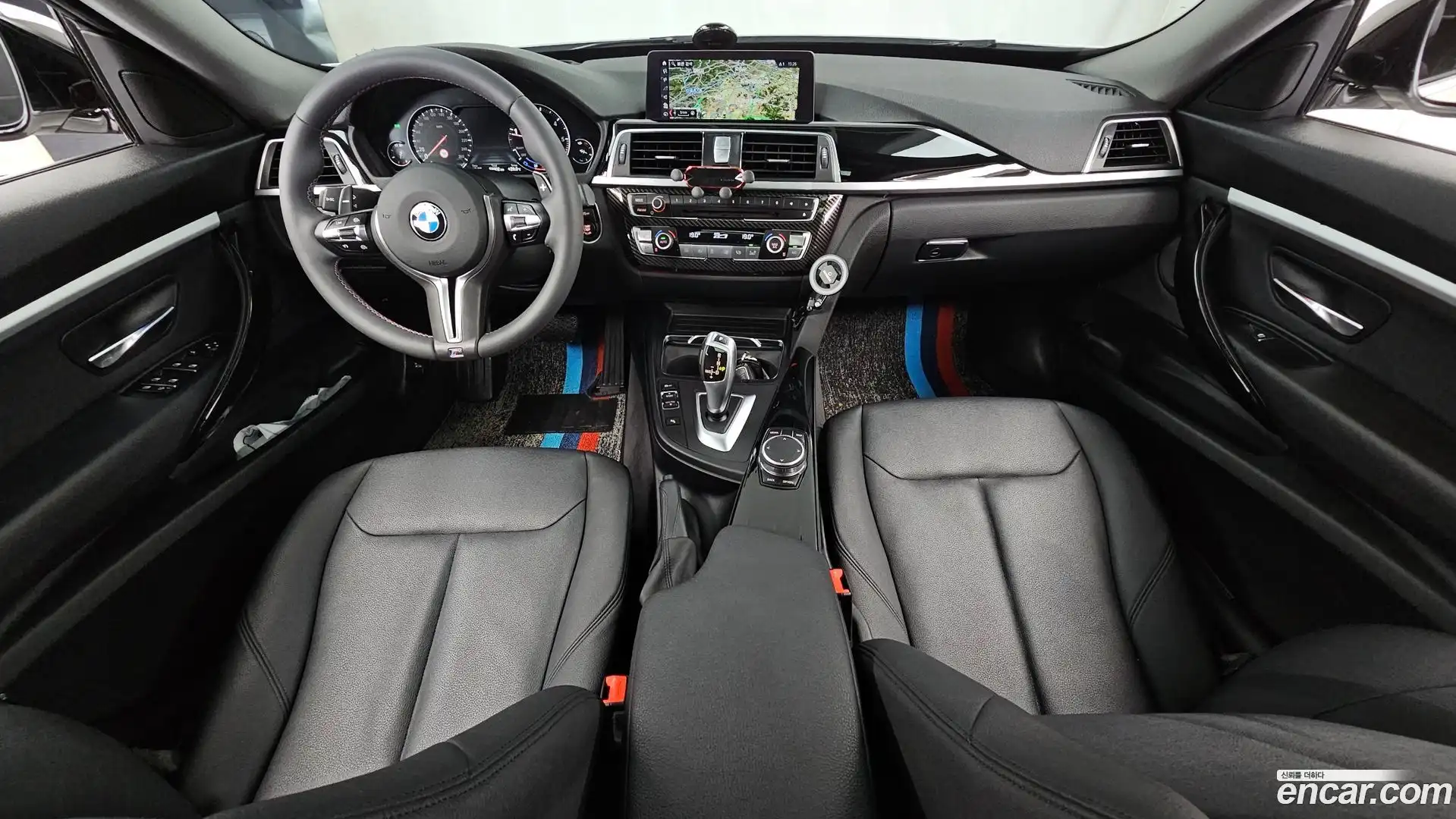 Gran Turismo BMW 2019.10-INNER-007