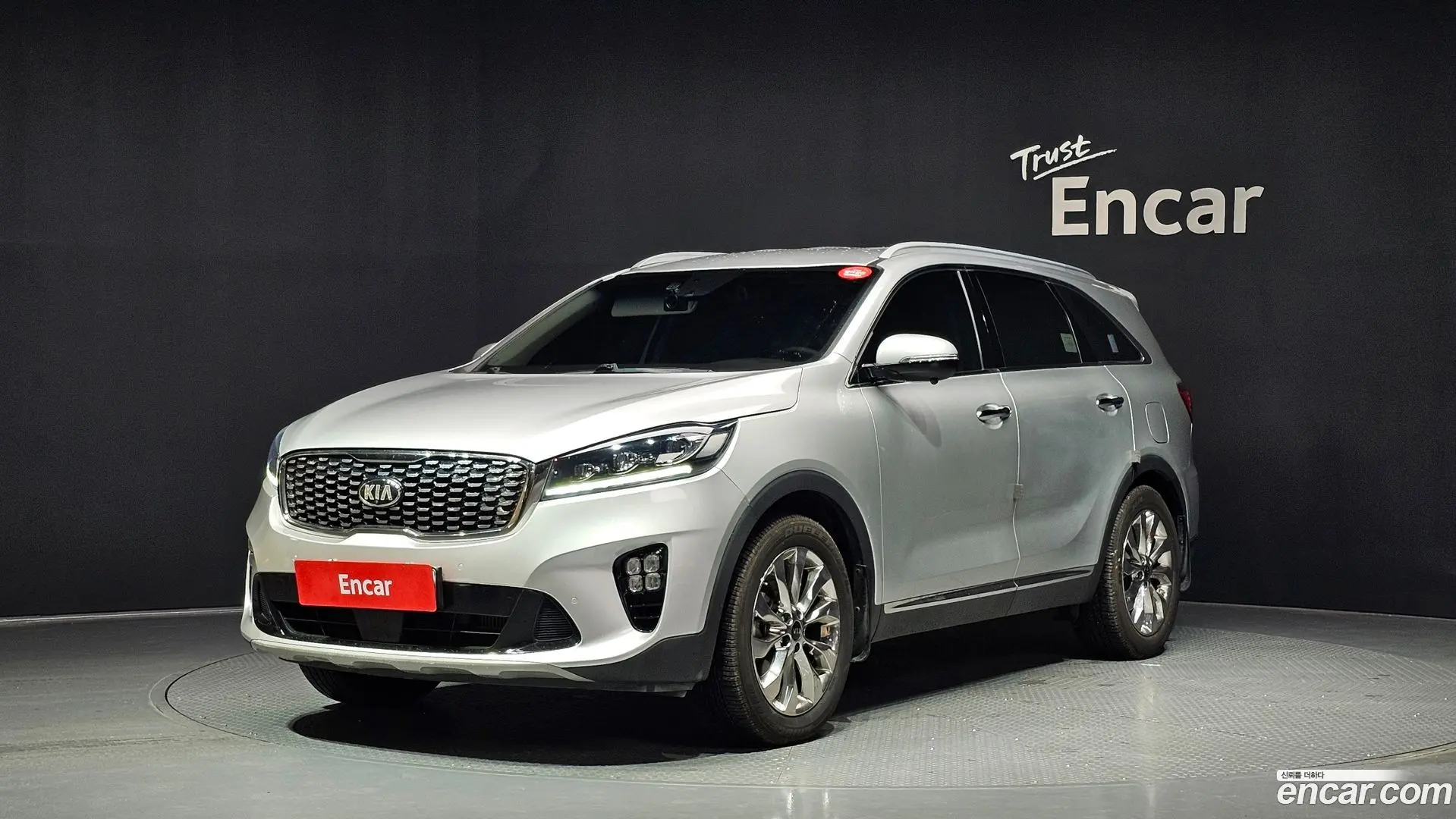 Main__Slider__Photo:Sorento Kia 2019.3-0
