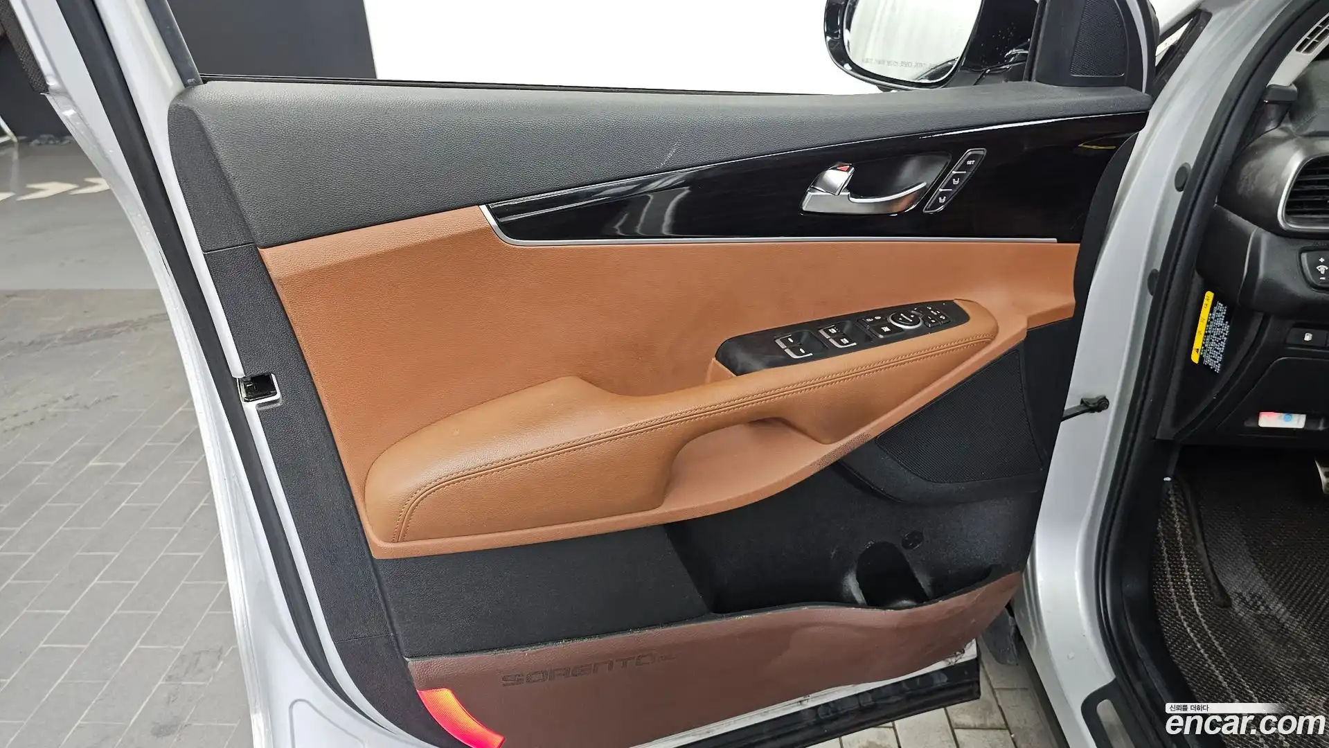 Sorento Kia 2019.3-INNER-034