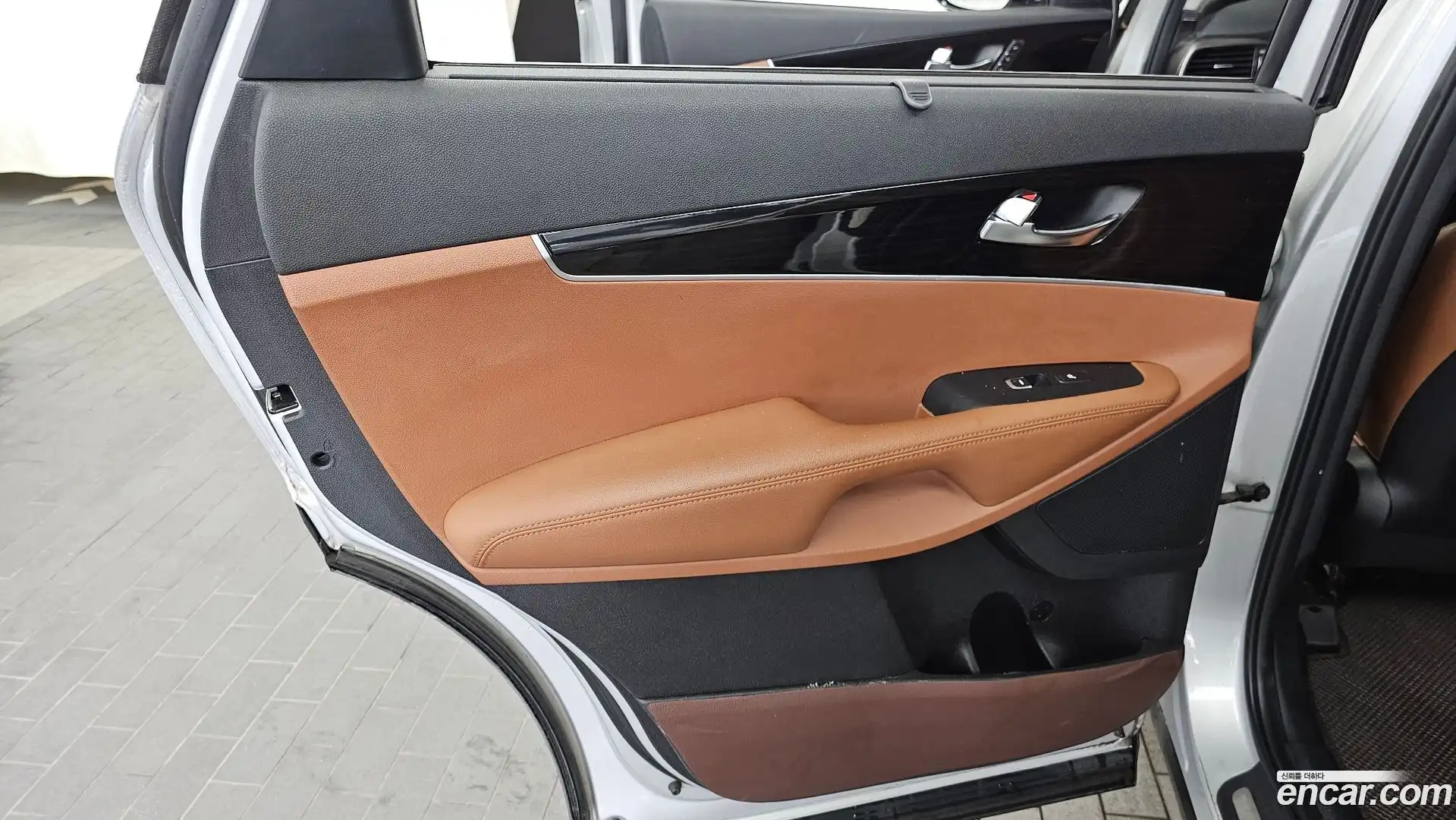 Sorento Kia 2019.3-INNER-035