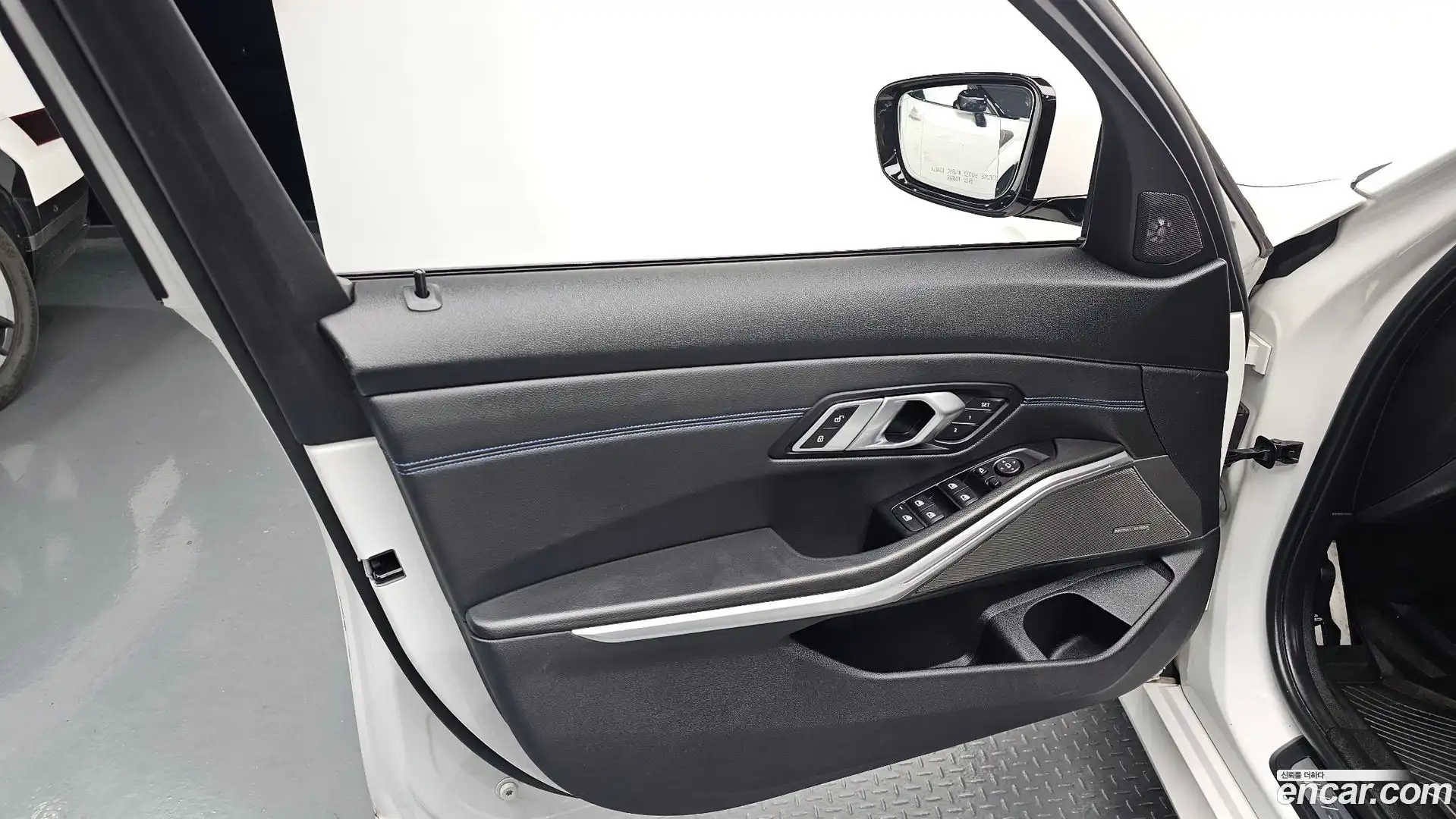 3-Series BMW 2019.6-INNER-034