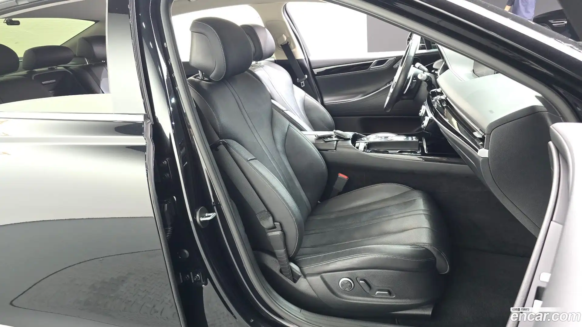 G80 Genesis 2022.0-OPTION-016