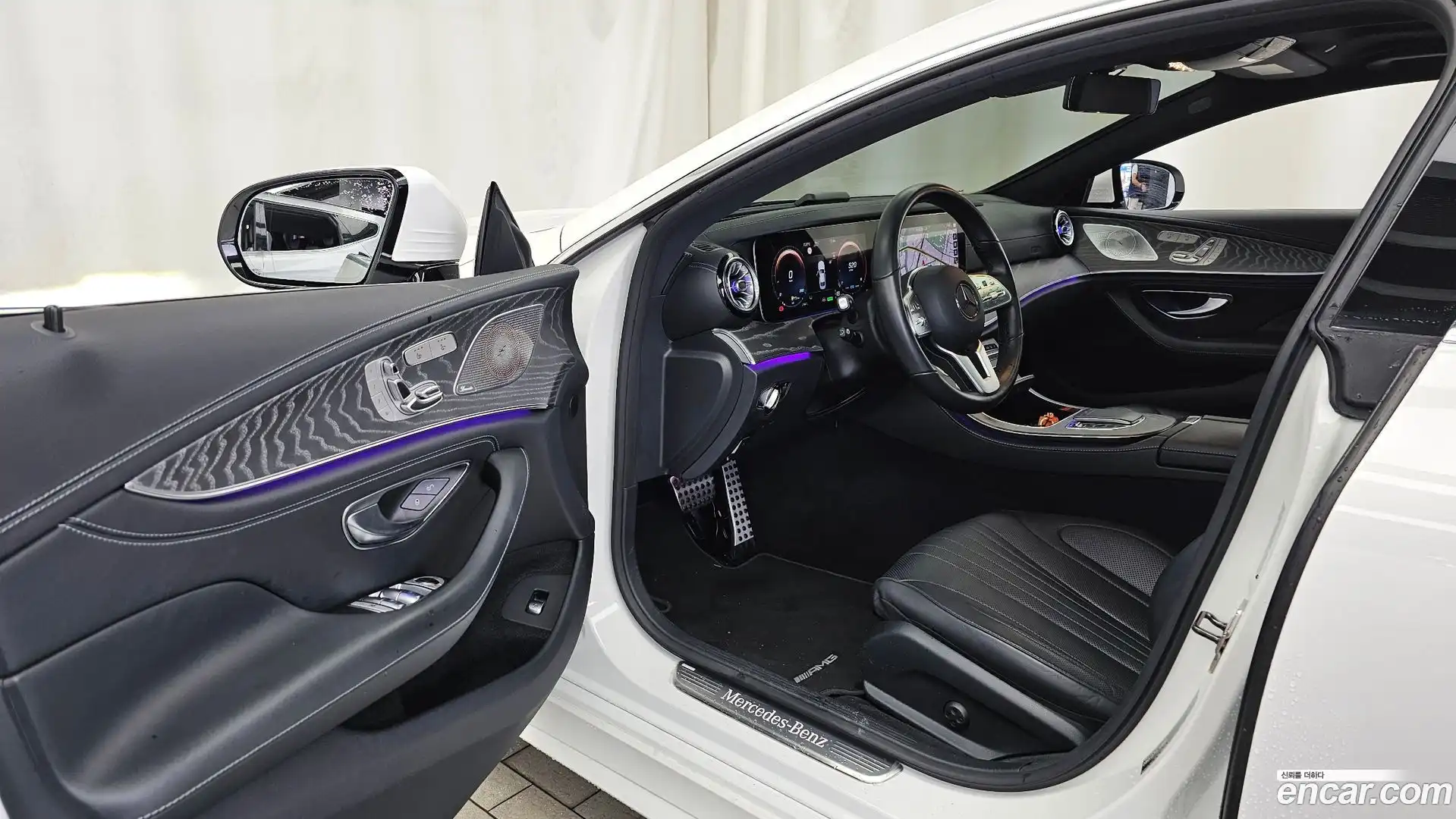 CLS-Class Mercedes-Benz 2021.10-INNER-010