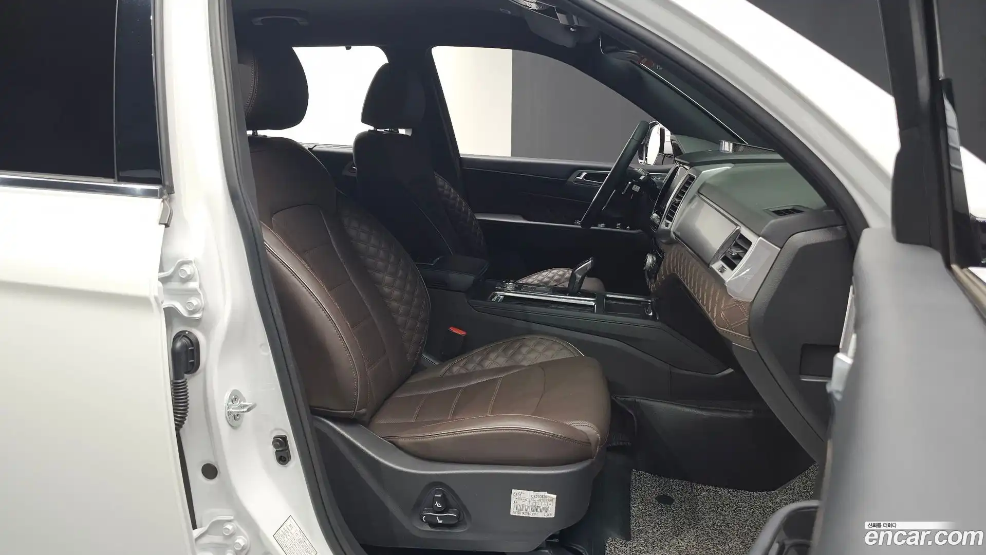Rexton KG Mobility 2022.4-INNER-010