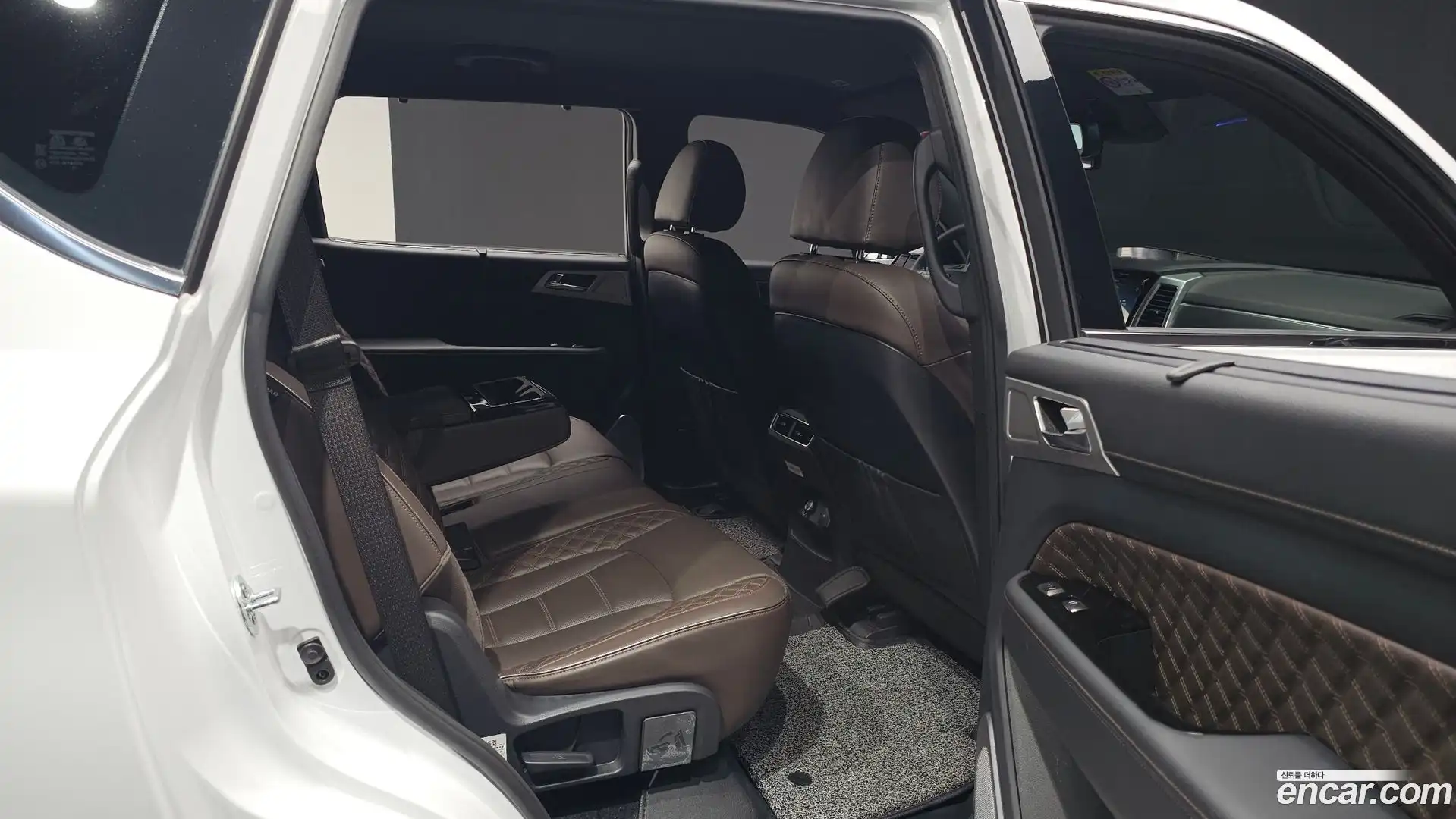 Rexton KG Mobility 2022.4-INNER-036