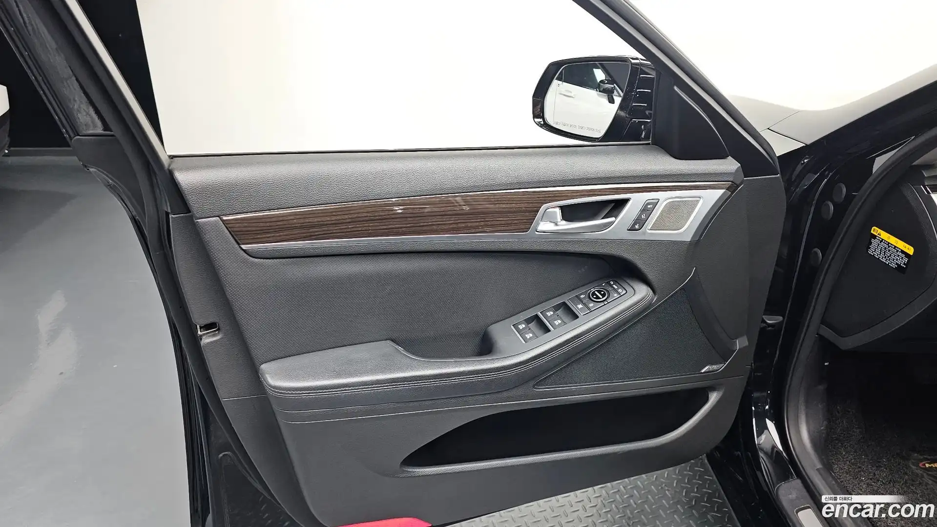 G80 Genesis 2016.10-INNER-034