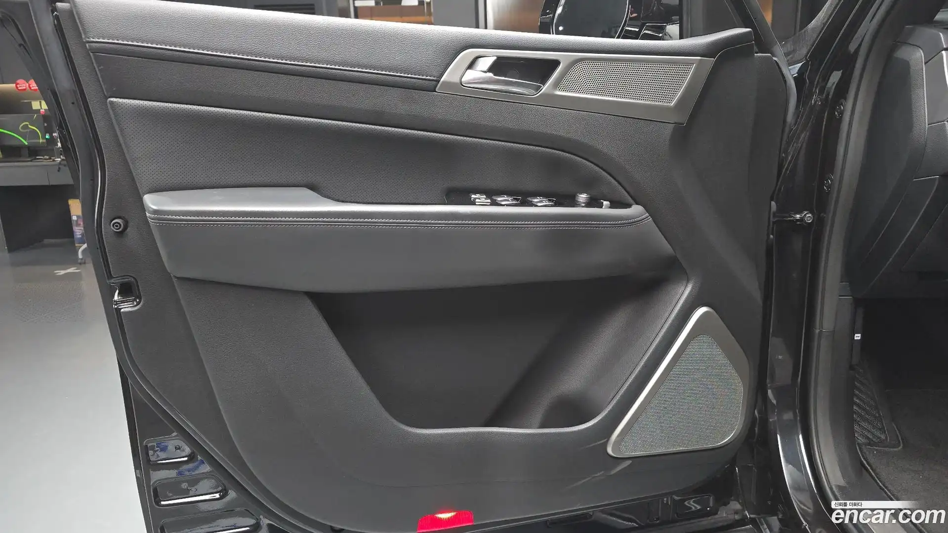 Rexton KG Mobility 2019.7-INNER-034