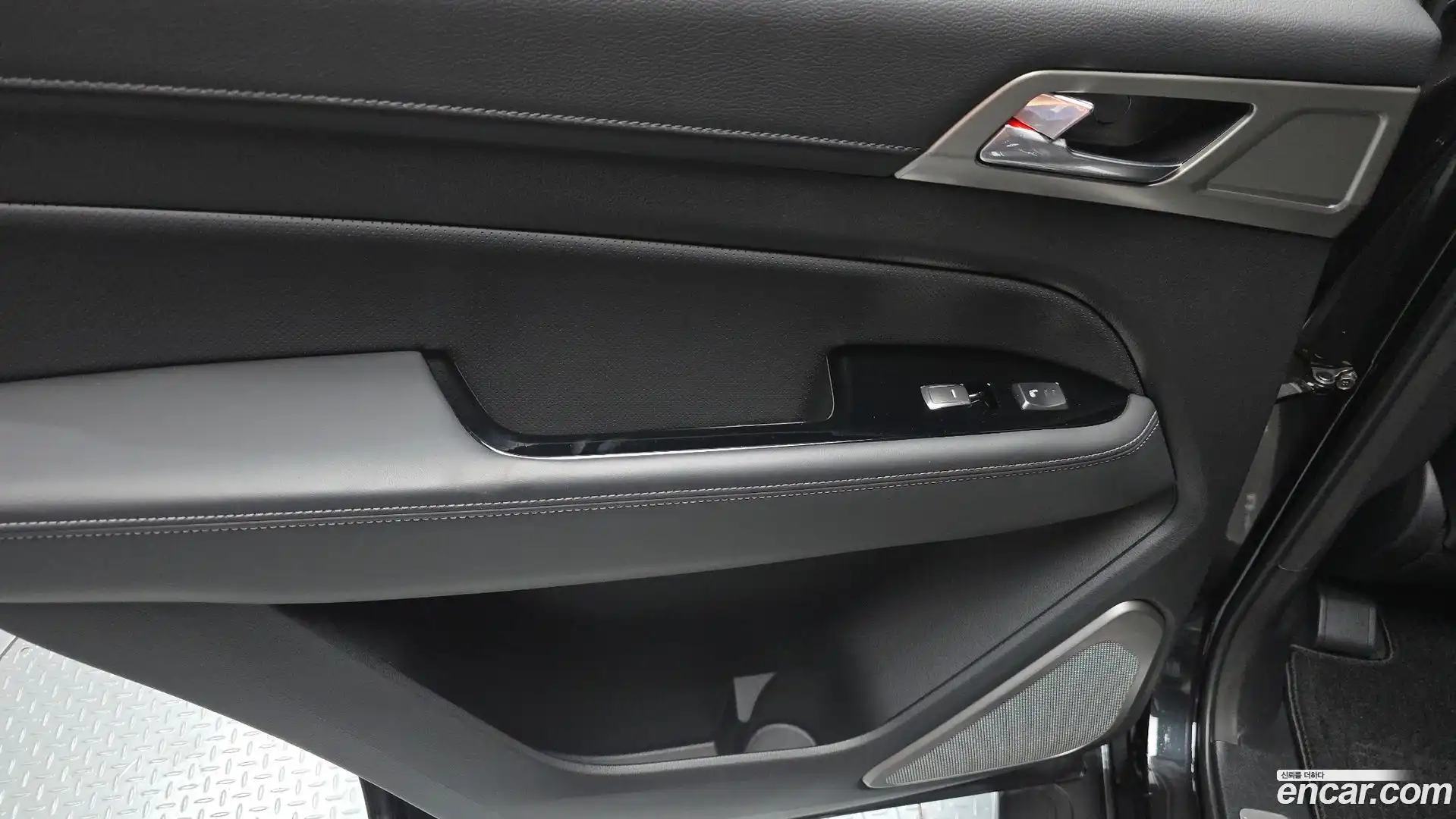 Rexton KG Mobility 2019.7-INNER-035