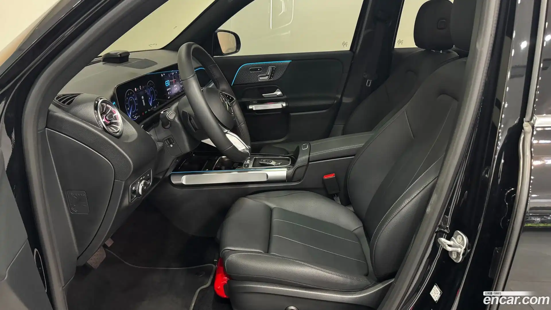 EQB Mercedes-Benz 2025.9-INNER-010