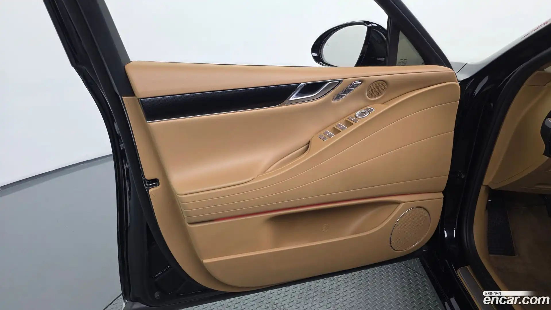 G80 Genesis 2025.8-INNER-034