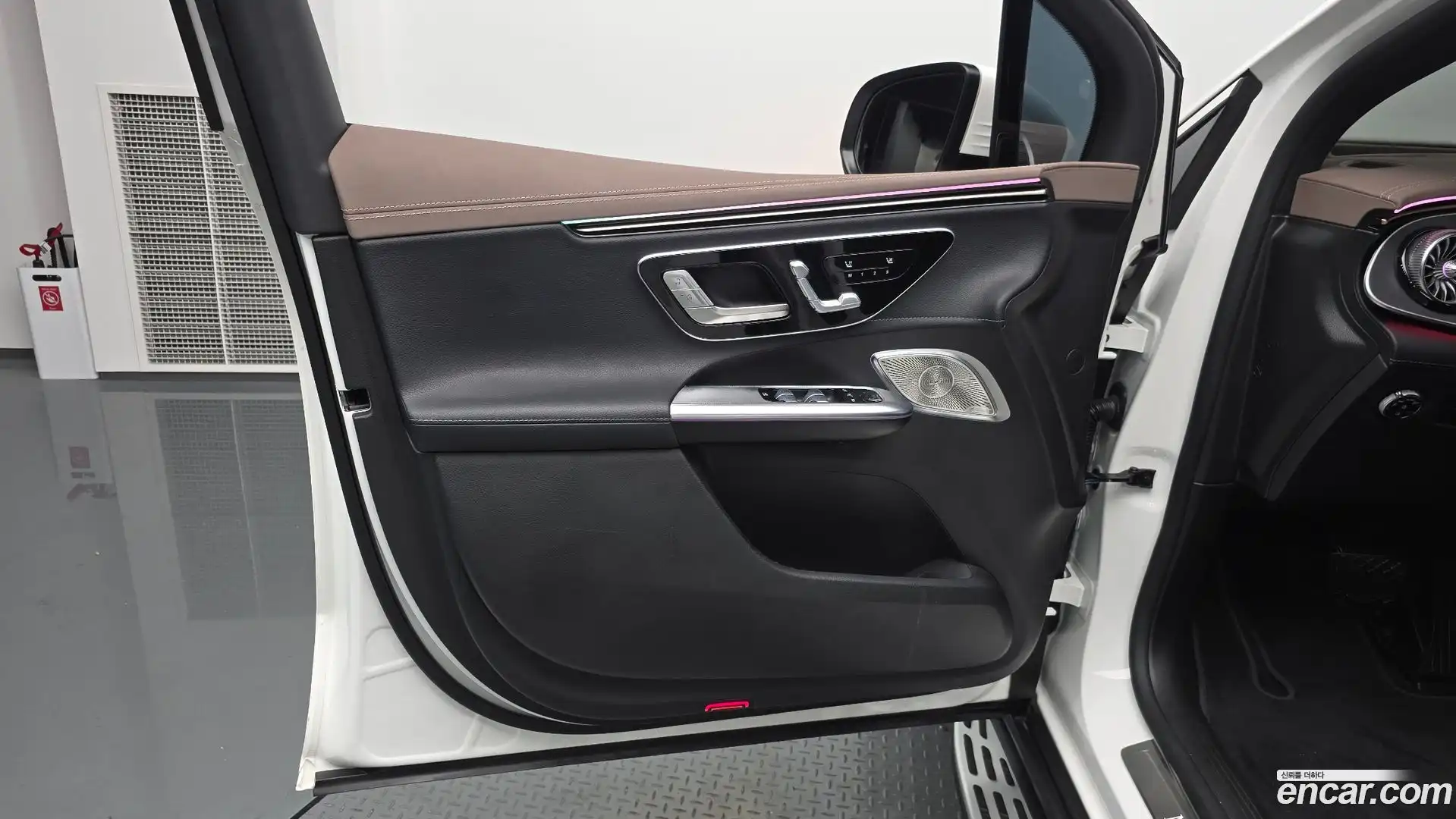 EQE Mercedes-Benz 2023.11-INNER-034
