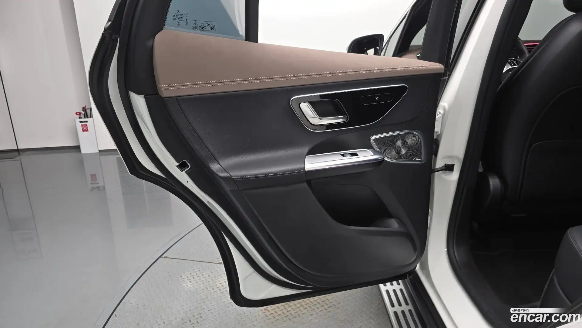 EQE Mercedes-Benz 2023.11-INNER-035