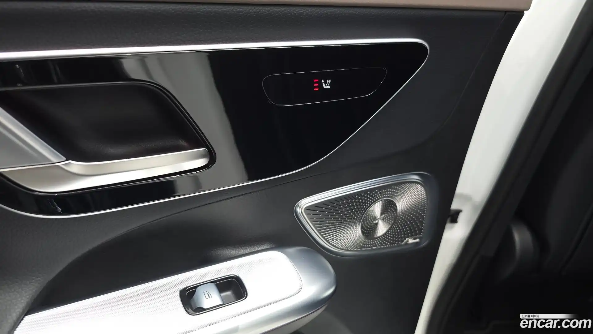EQE Mercedes-Benz 2023.11-OPTION-048