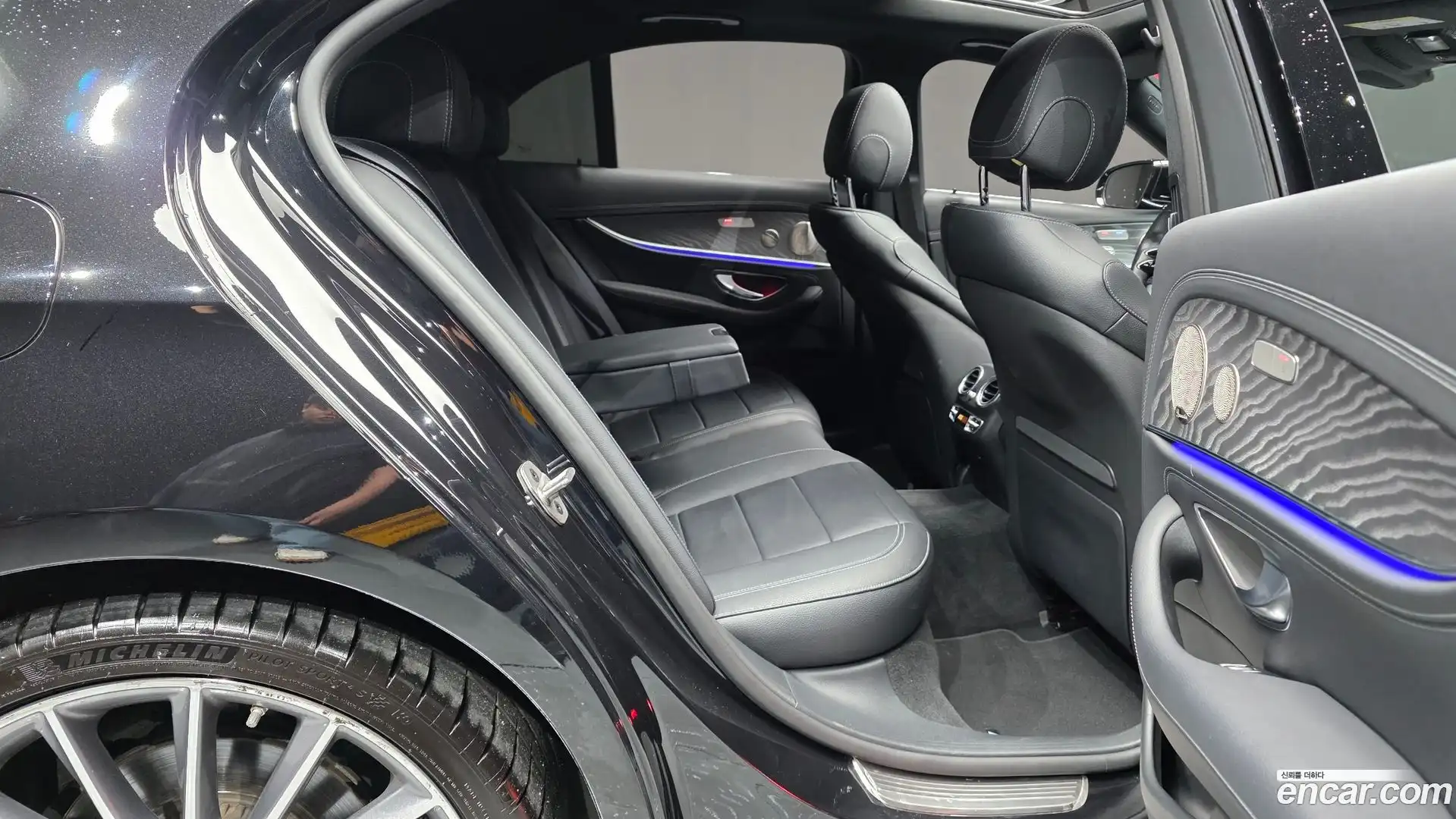 E-Class Mercedes-Benz 2022.3-OPTION-015