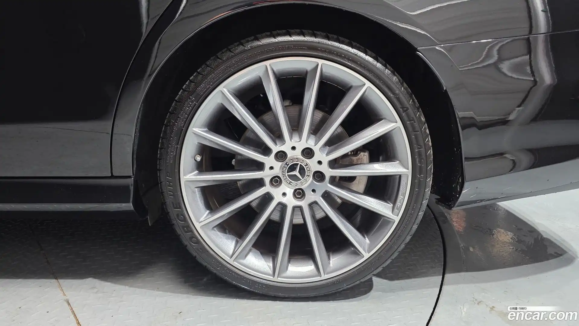 E-Class Mercedes-Benz 2022.3-OUTER-031