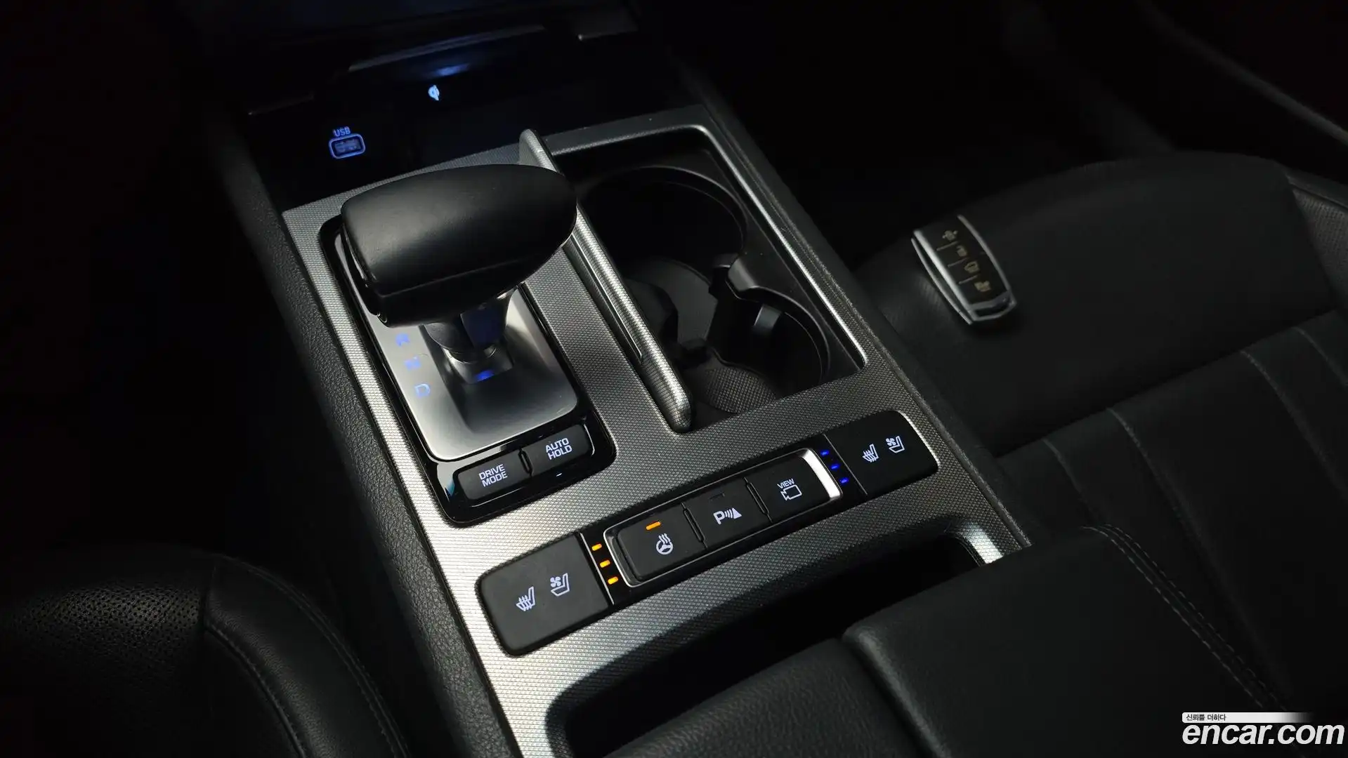 G80 Genesis 2018.10-INNER-009