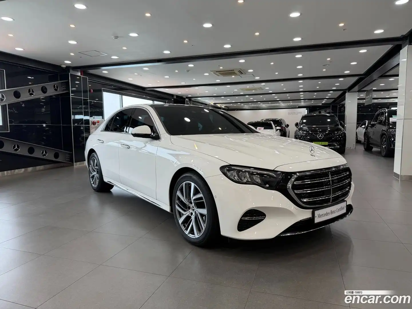 E-Class Mercedes-Benz 2024.8-OUTER-002