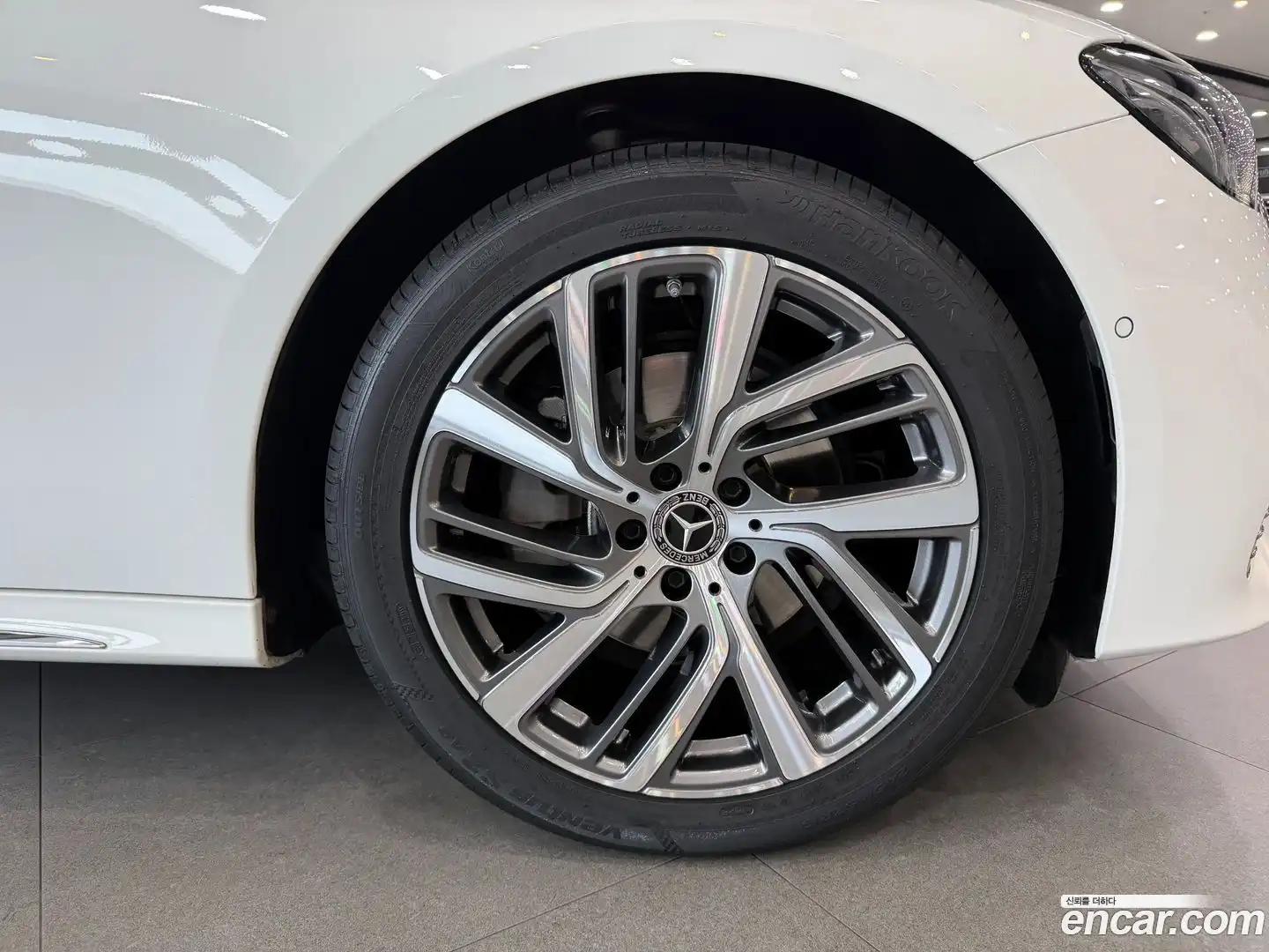 E-Class Mercedes-Benz 2024.8-OUTER-005