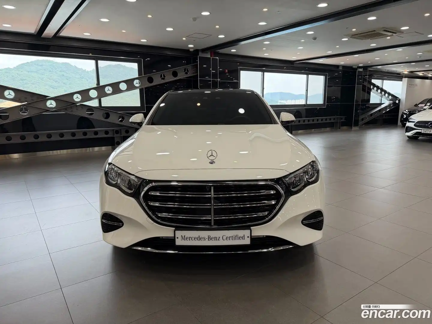 E-Class Mercedes-Benz 2024.8-OUTER-006