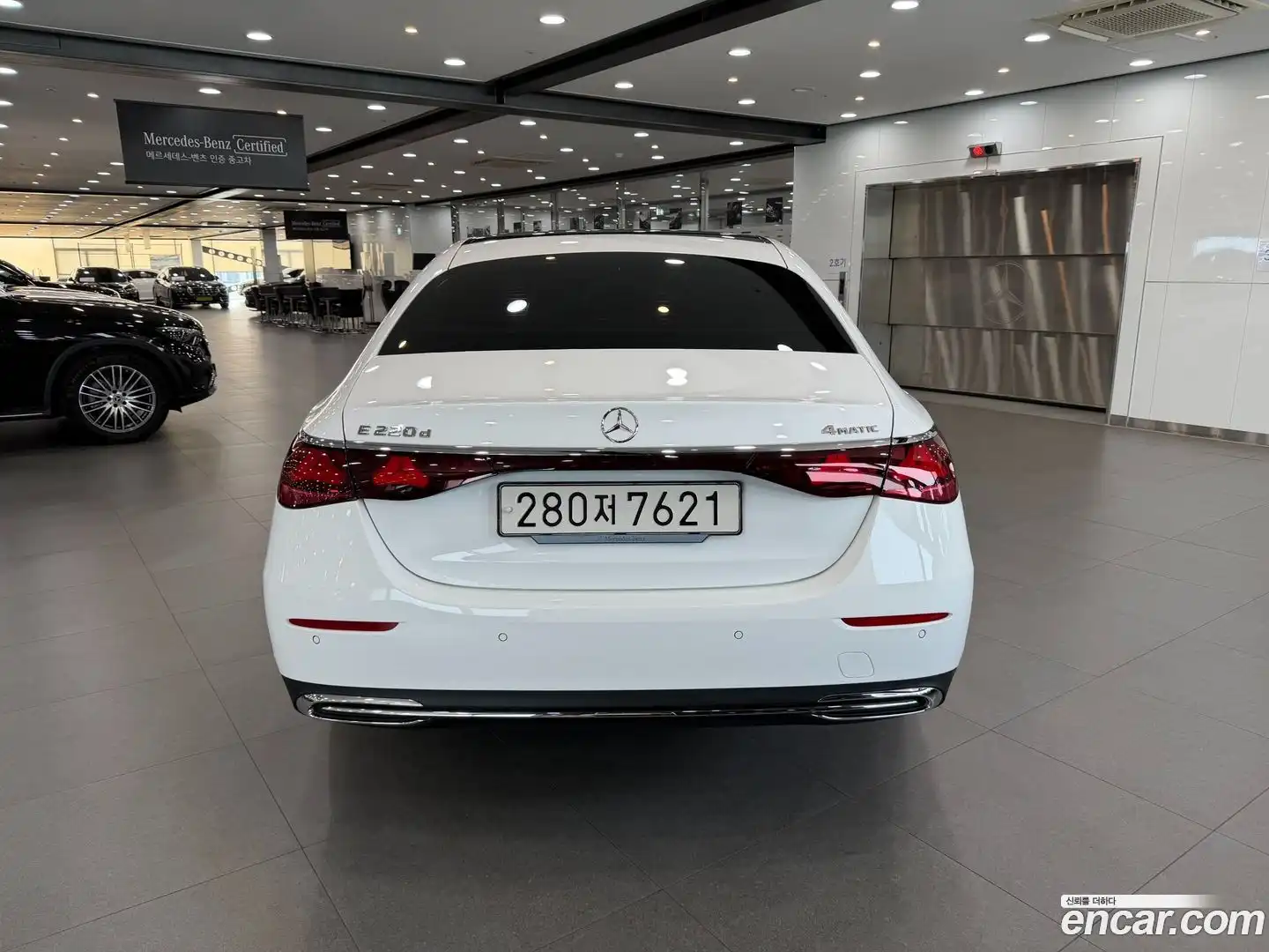 E-Class Mercedes-Benz 2024.8-INNER-007