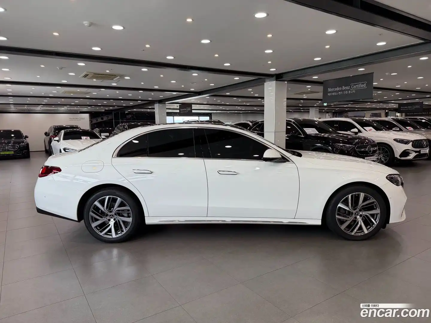 E-Class Mercedes-Benz 2024.8-INNER-009