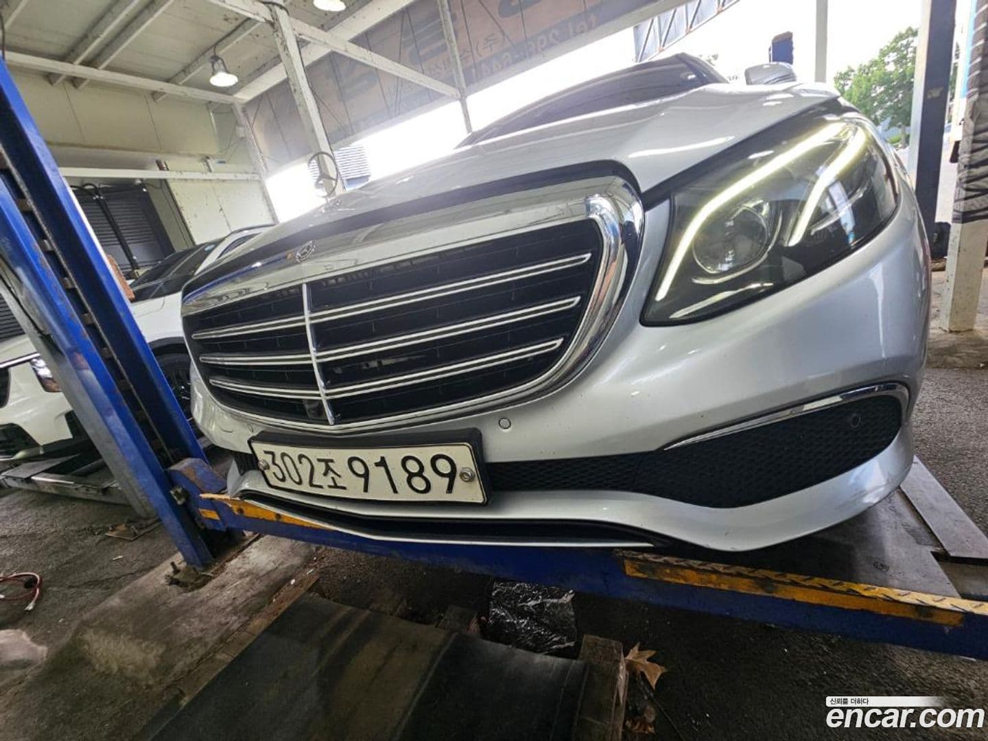 Main__Slider__Photo:E-Class Mercedes-Benz 2019.8-0