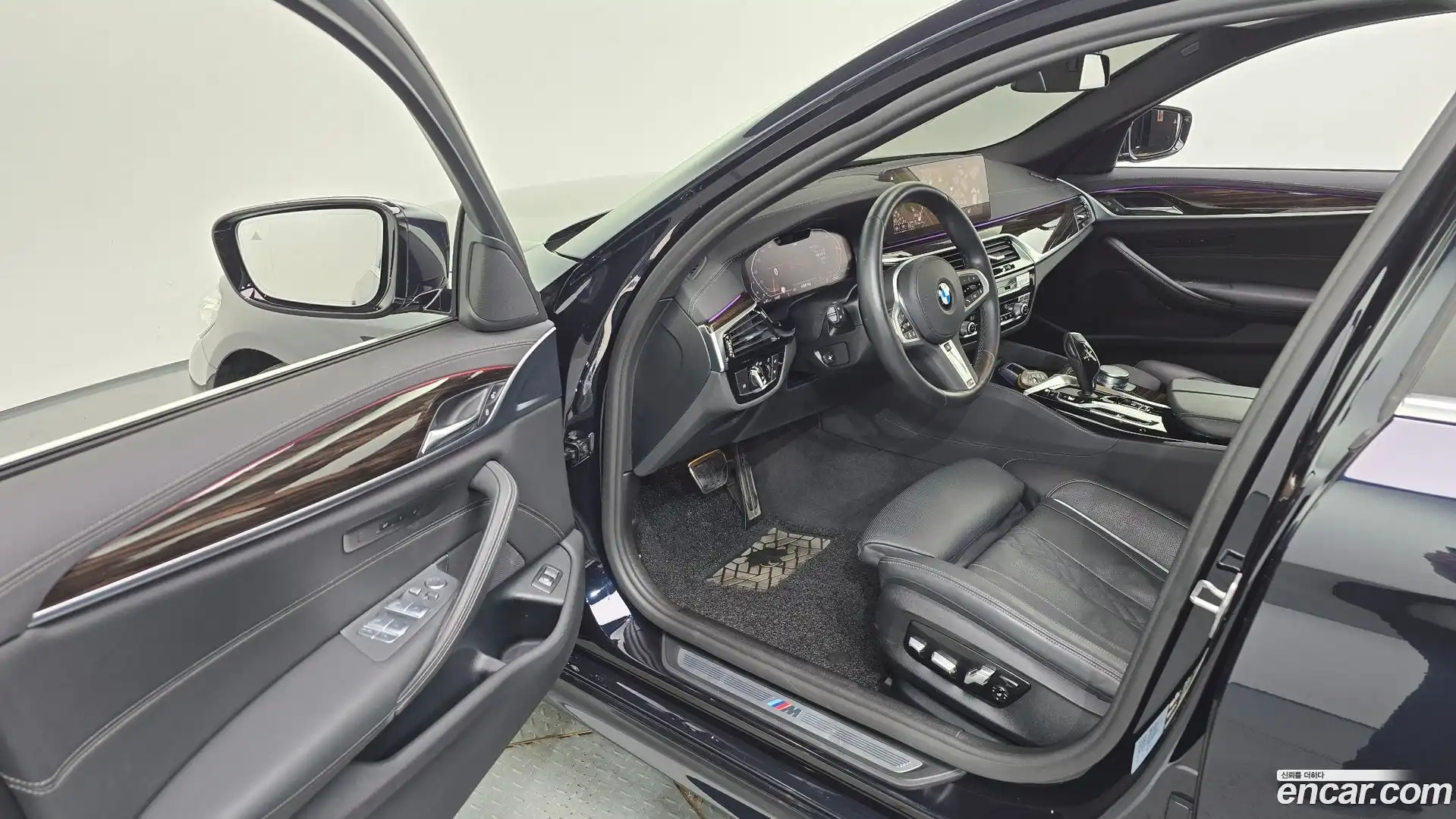 5-Series BMW 2022.1-INNER-010
