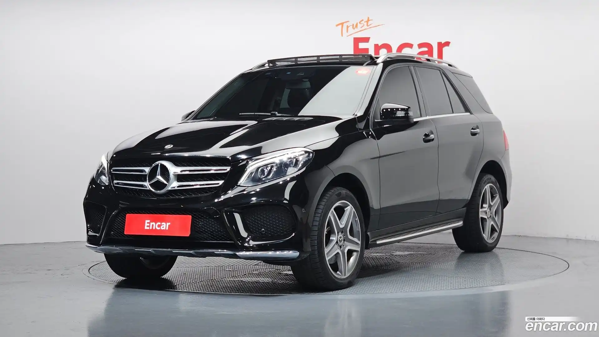 GLE-Class Mercedes-Benz 2017.10-OUTER-001