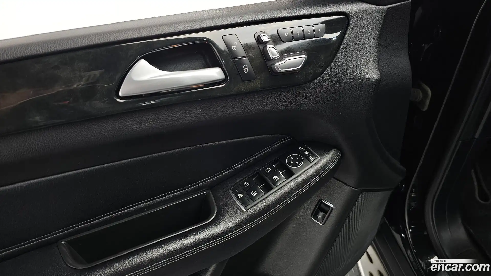 GLE-Class Mercedes-Benz 2017.10-OPTION-021