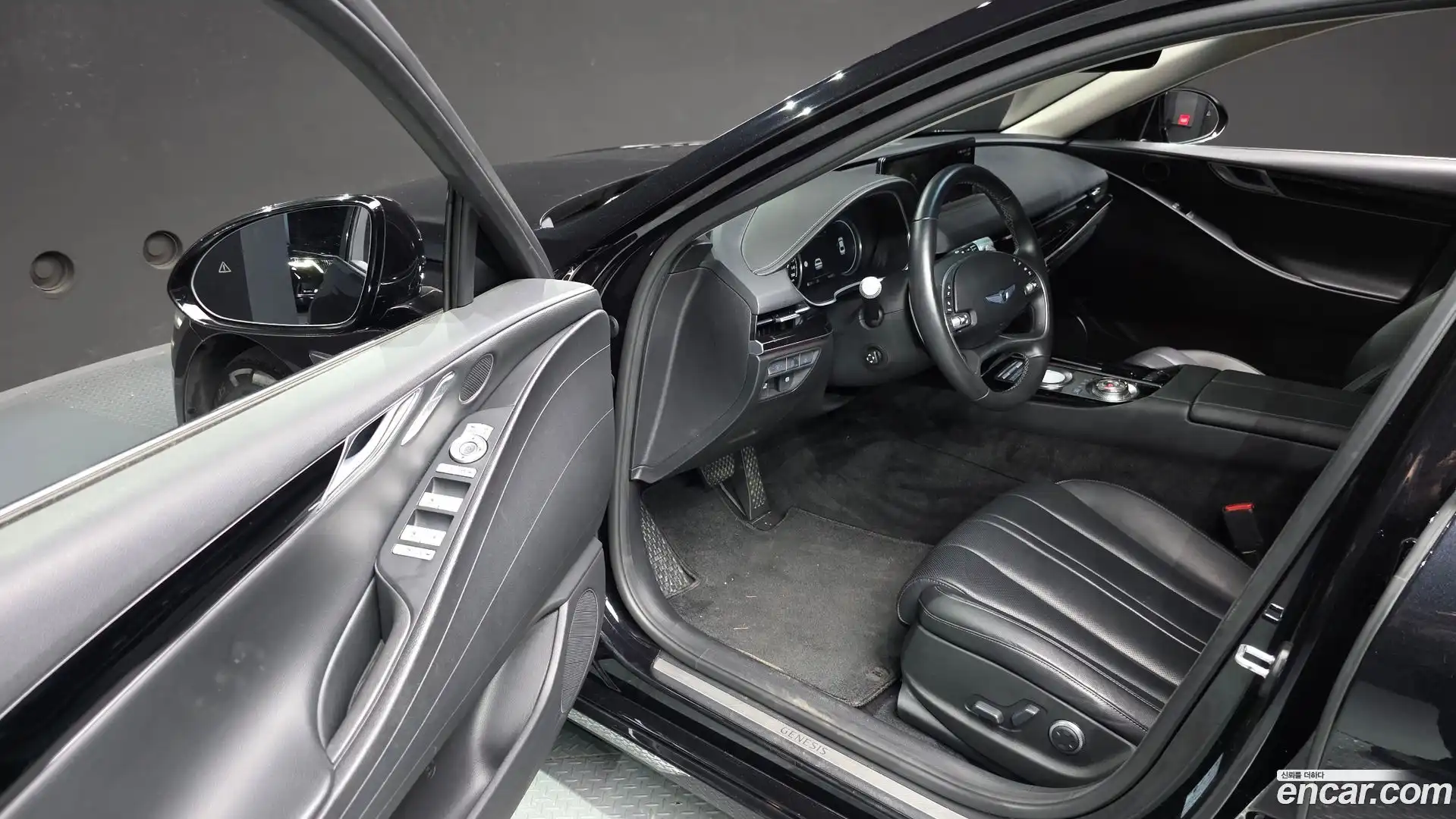 G80 Genesis 2022.2-INNER-010