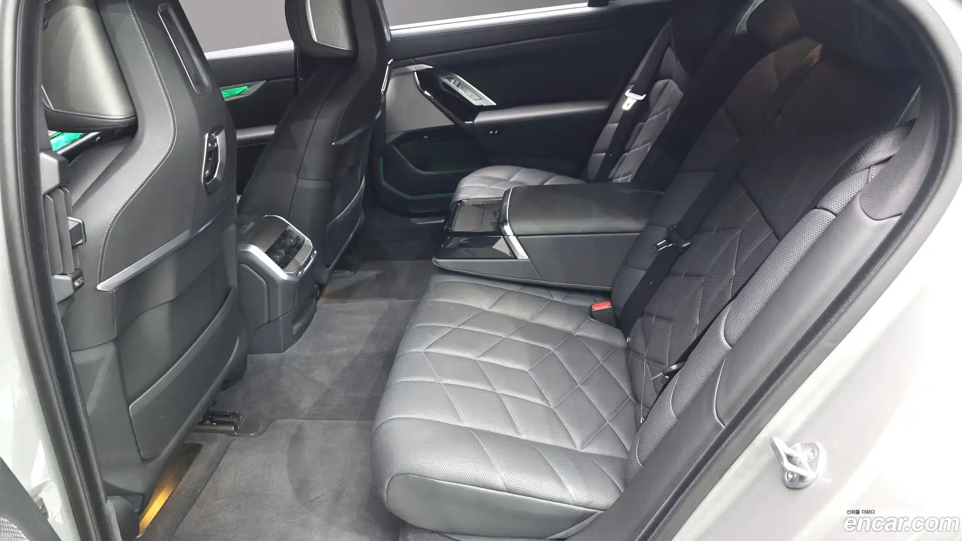 7-Series BMW 2024.7-OPTION-016