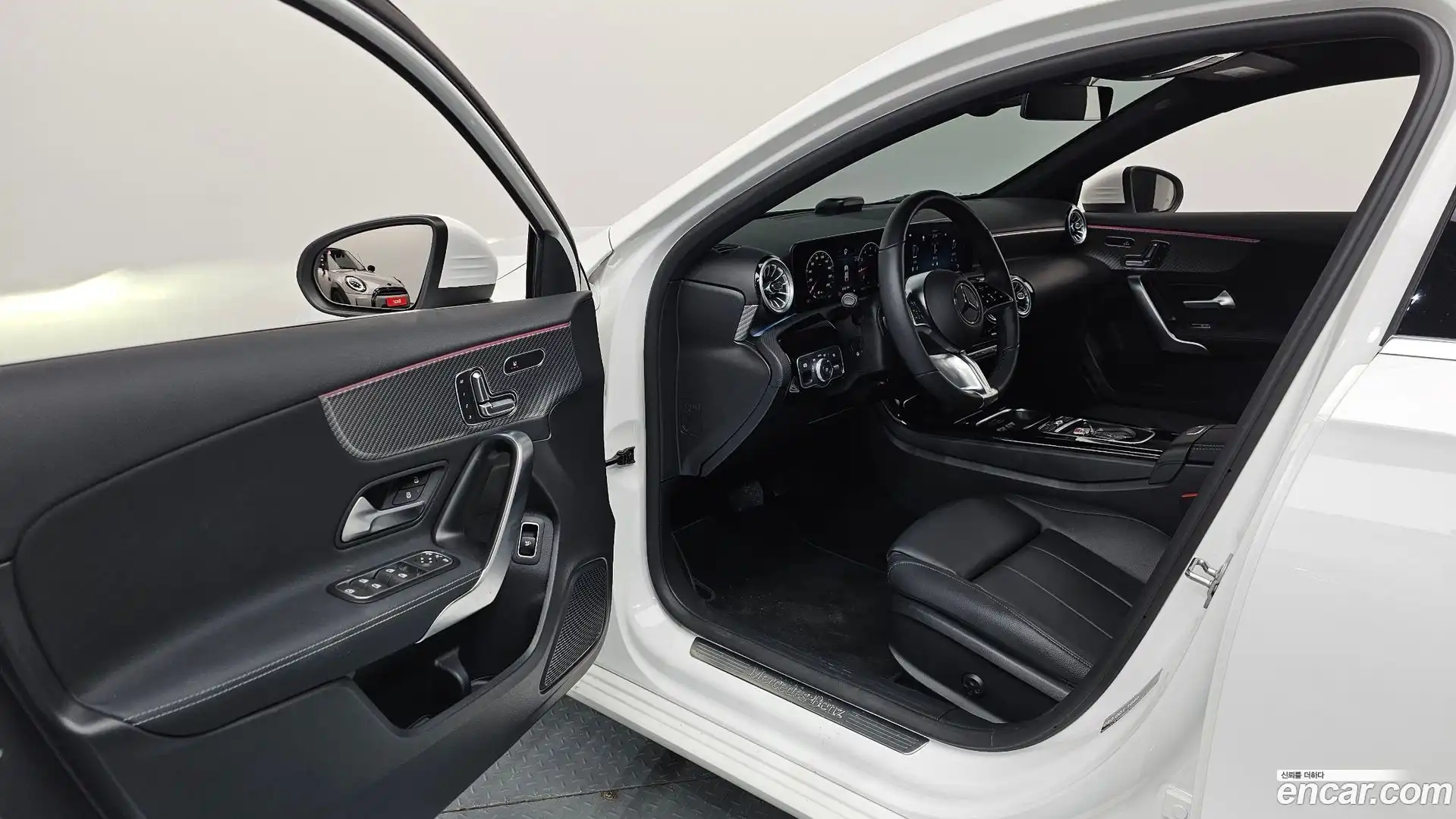 A-Class Mercedes-Benz 2024.0-INNER-010