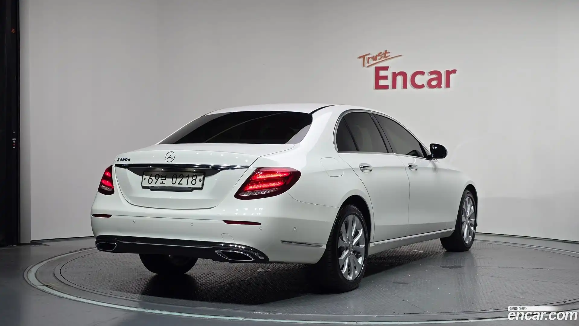 E-Class Mercedes-Benz 2016.10-OUTER-002