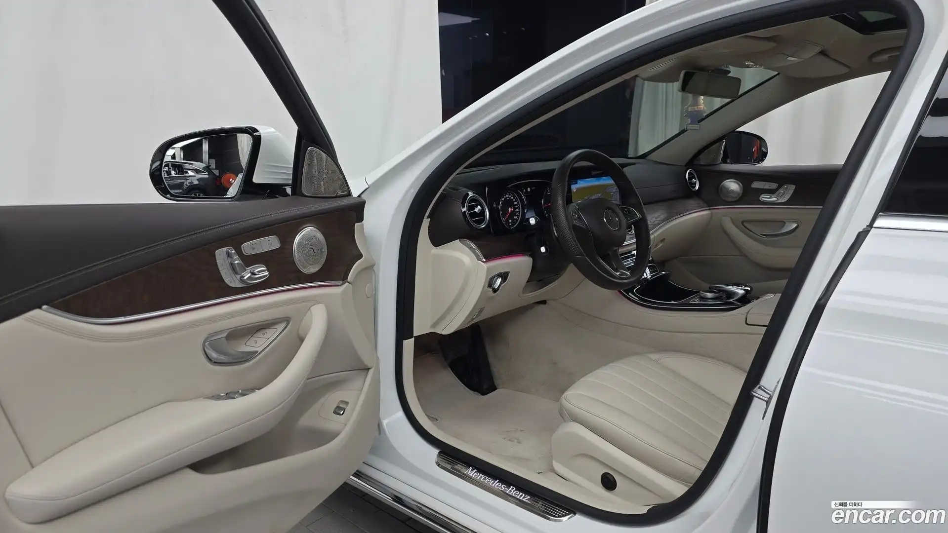 E-Class Mercedes-Benz 2016.10-INNER-010