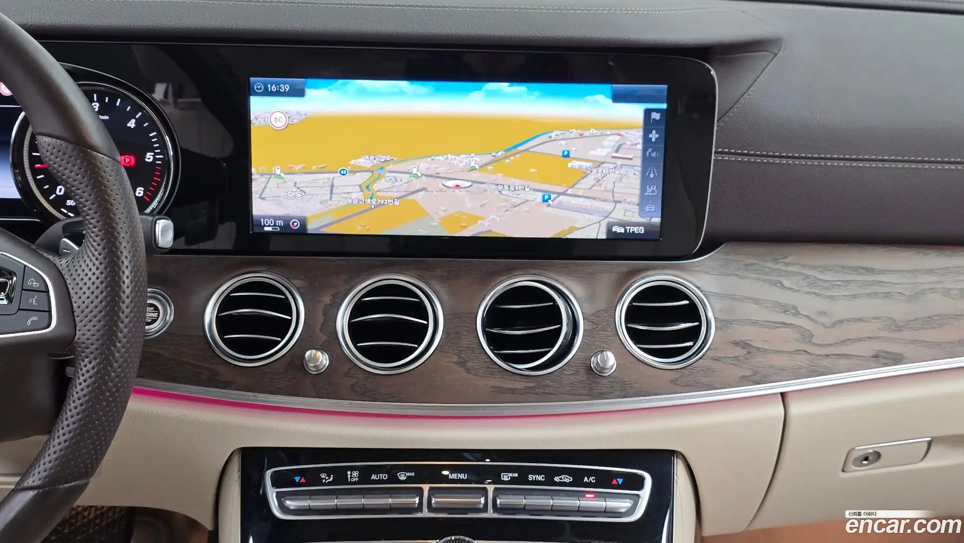 E-Class Mercedes-Benz 2016.10-OPTION-018