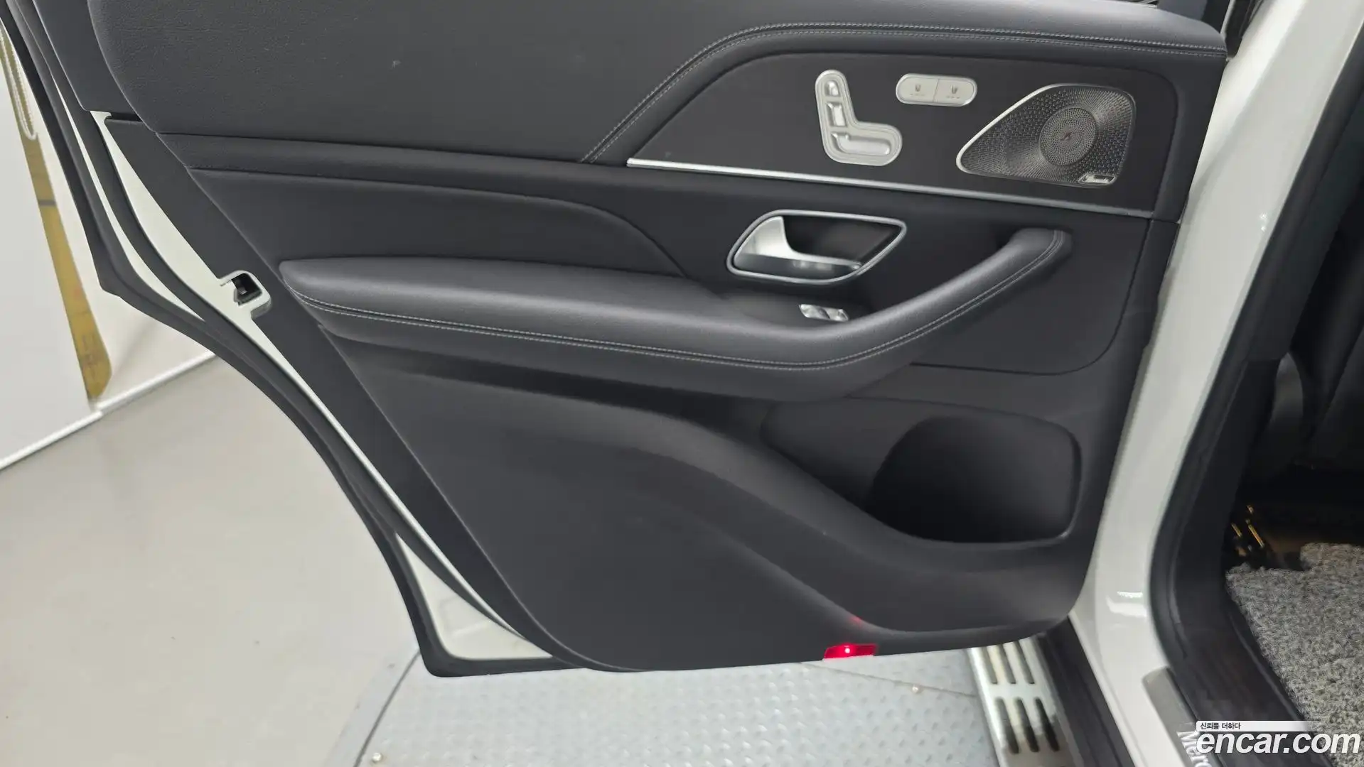 GLS-Class Mercedes-Benz 2022.4-INNER-035