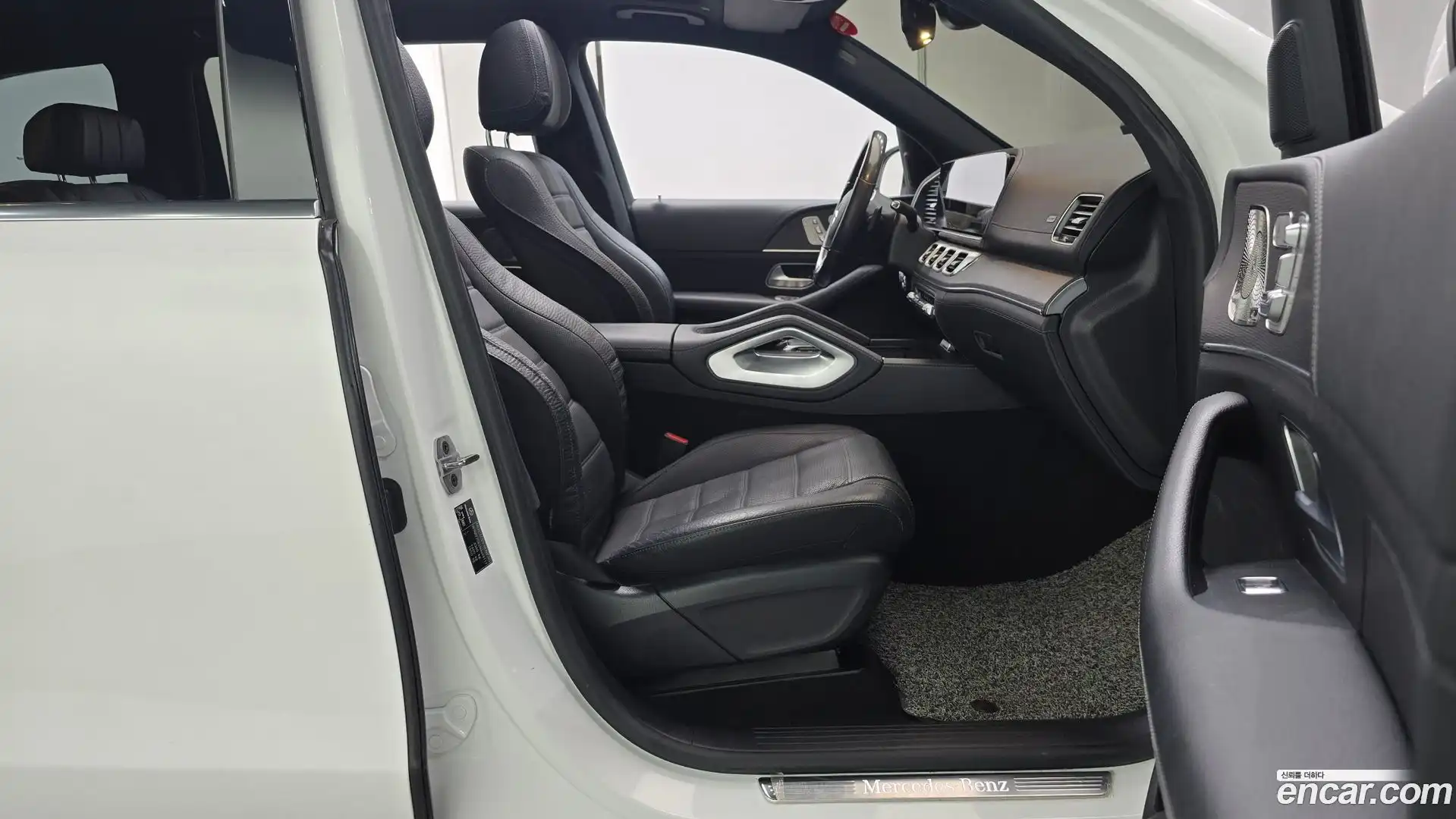 GLS-Class Mercedes-Benz 2022.4-INNER-036