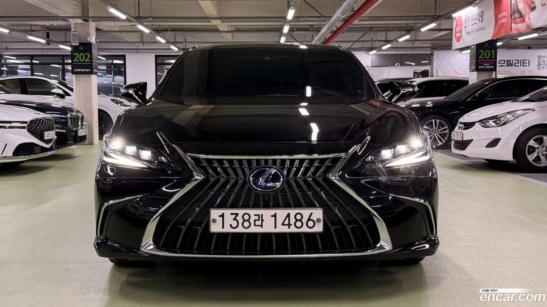 Main__Slider__Photo:ES Lexus 2022.1-1