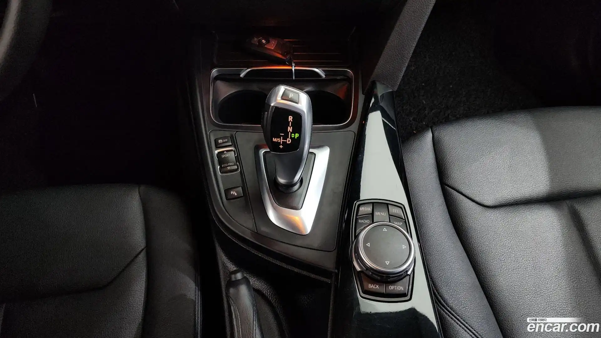 3-Series BMW 2015.11-INNER-009