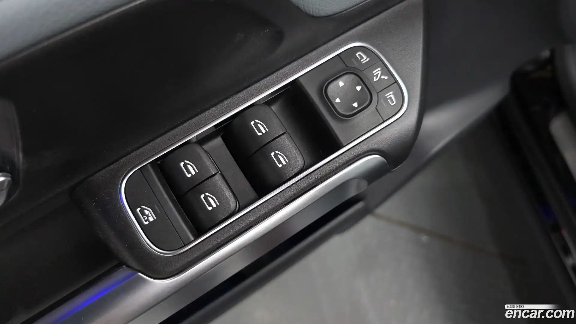 GLB-Class Mercedes-Benz 2025.4-OPTION-042
