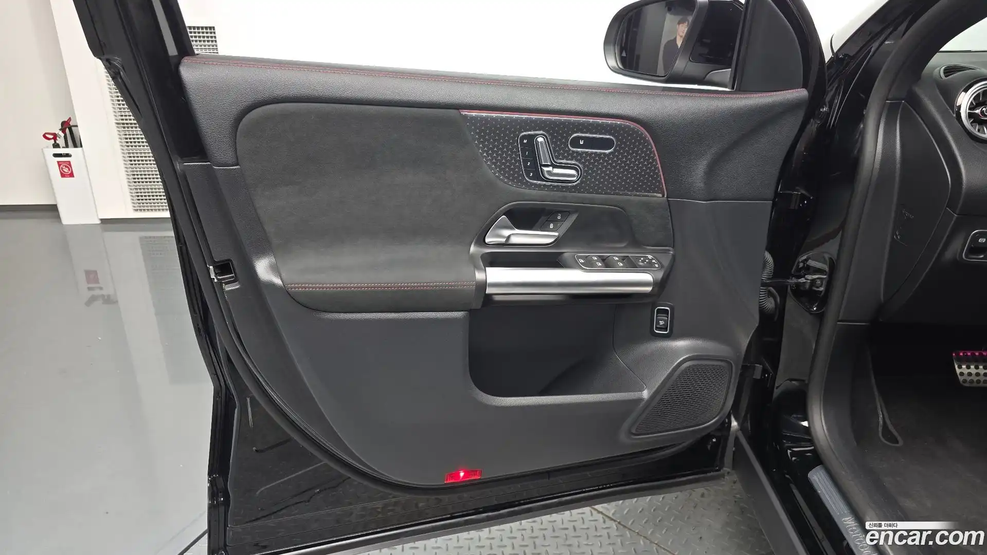 GLA-Class Mercedes-Benz 2025.4-INNER-034