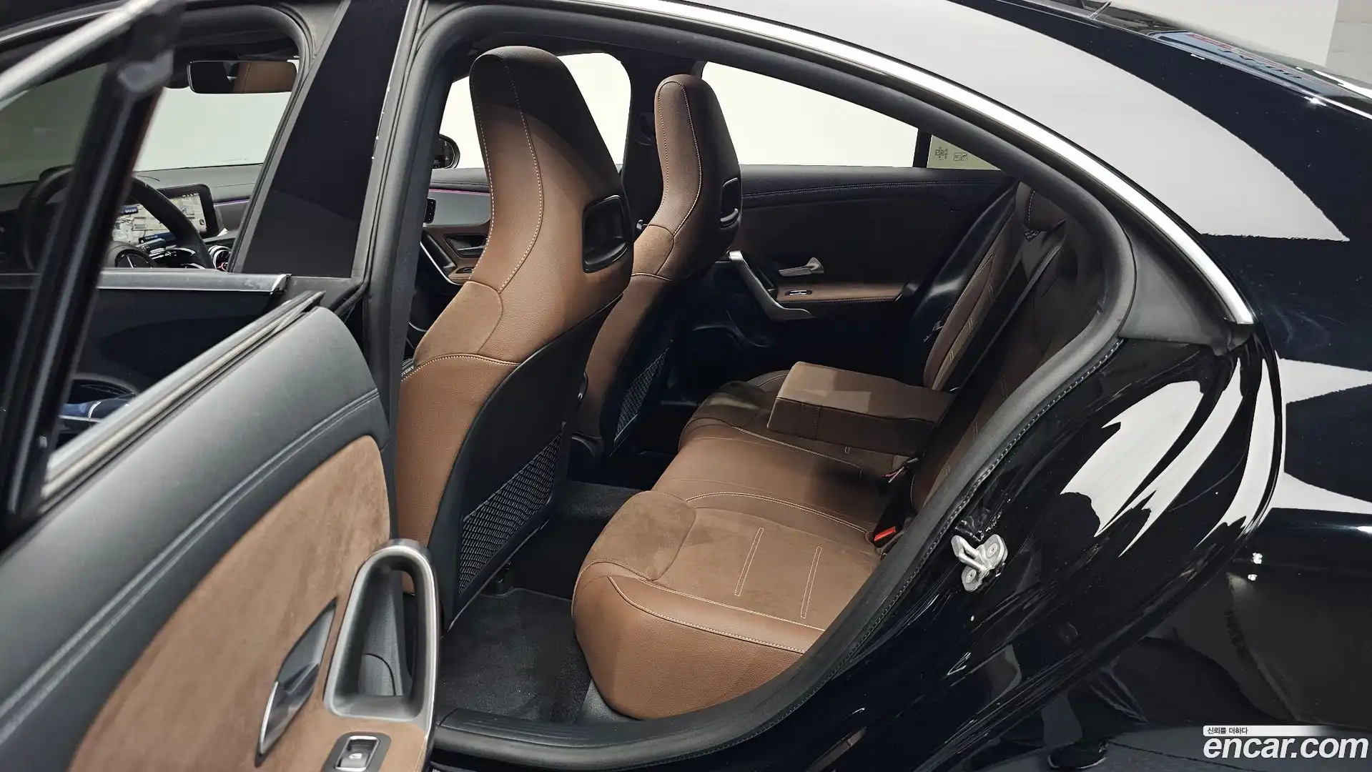 CLA-Class Mercedes-Benz 2025.4-OPTION-015